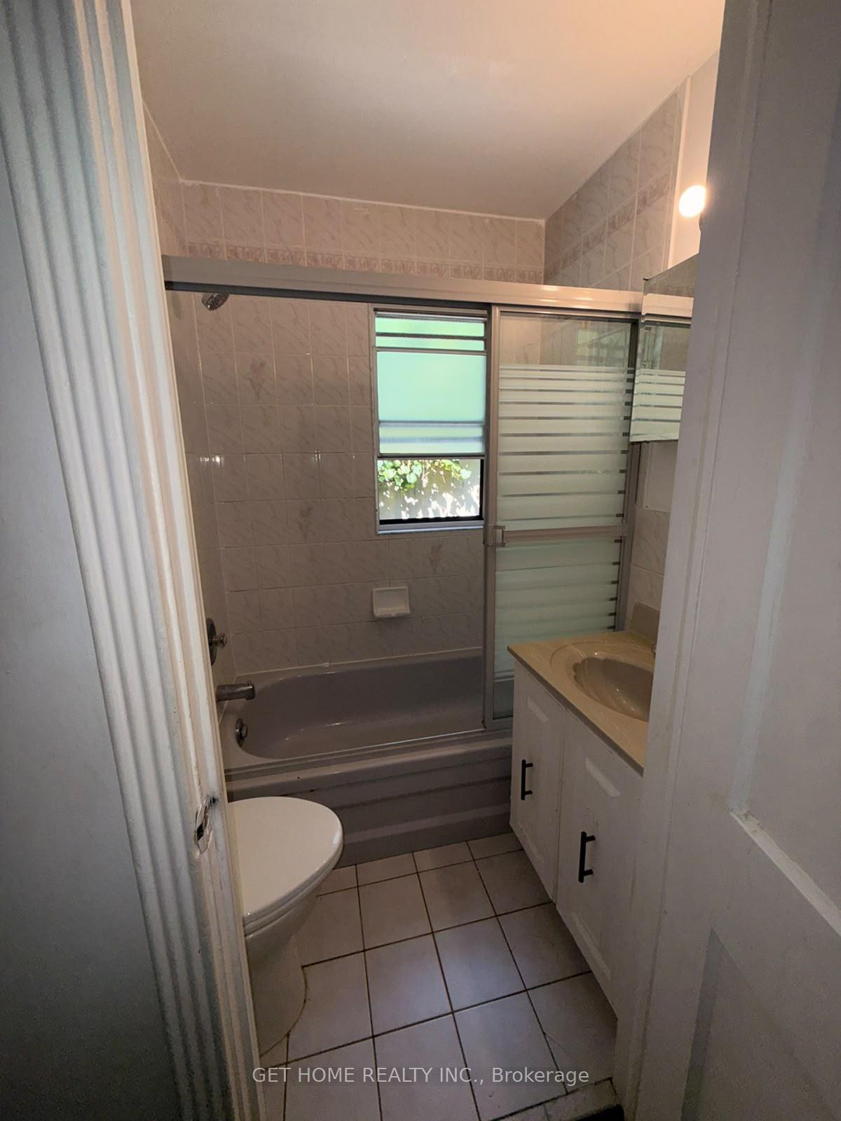 Photo 7 of 100 Cadorna Avenue, Toronto, East York — HOMEH