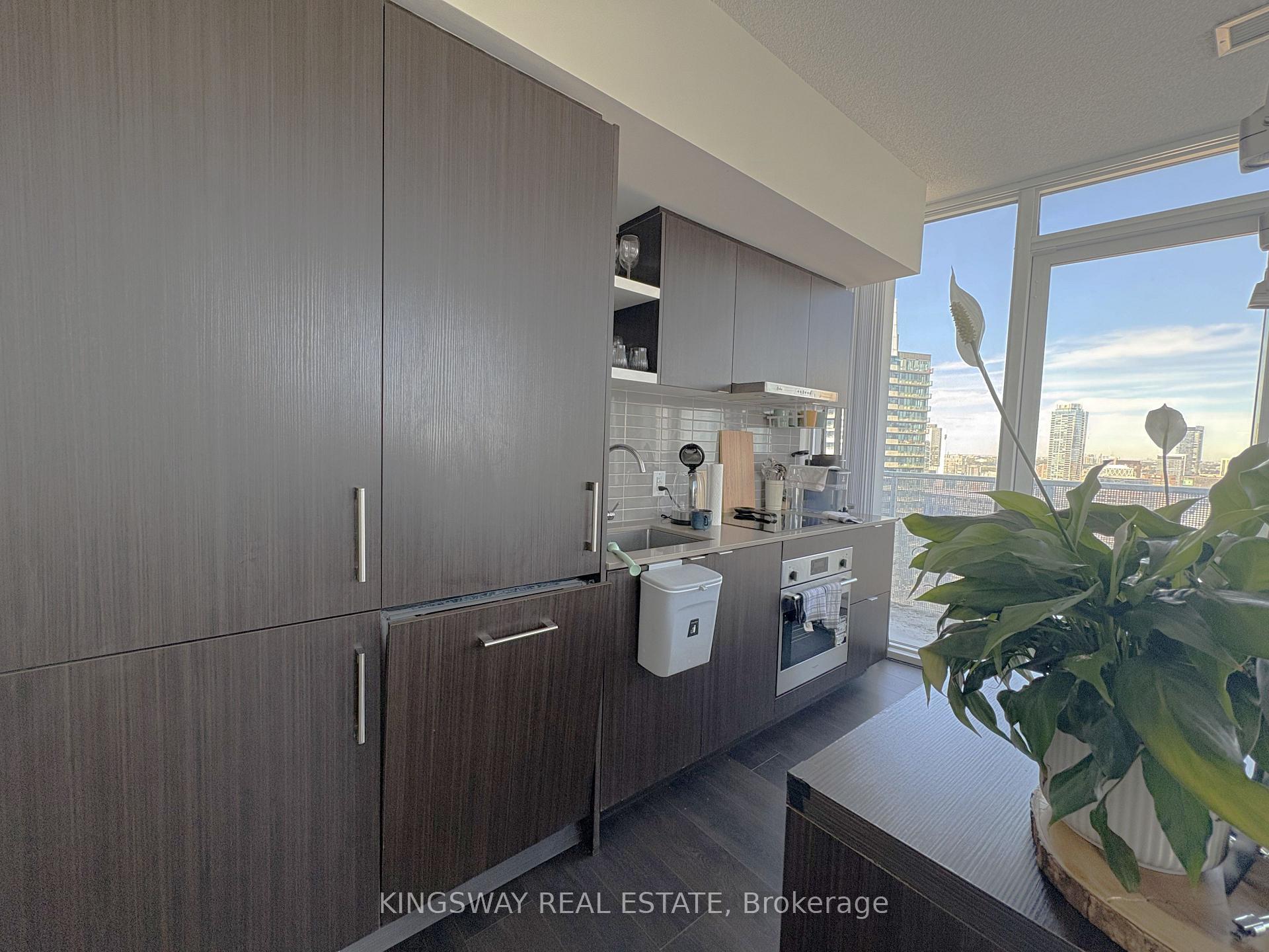 Photo 10 of Unit 5004, 88 Harbour Street, Toronto, Waterfront Communities — HOMEH