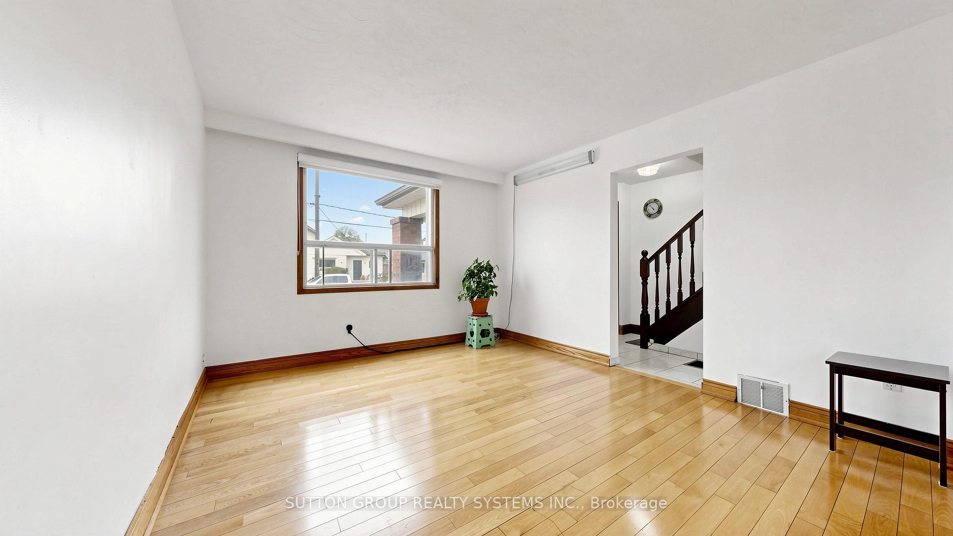 Photo 4 of 683 Old Weston Road, Toronto, Weston-Pellam Park — HOMEH