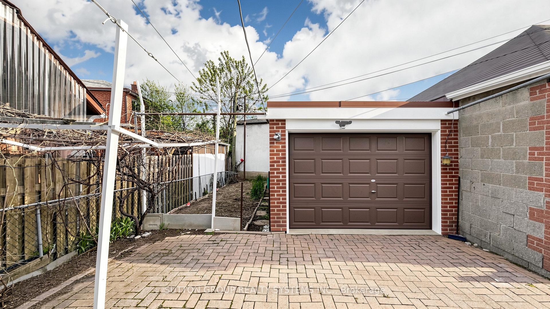 Photo 26 of 683 Old Weston Road, Toronto, Weston-Pellam Park — HOMEH