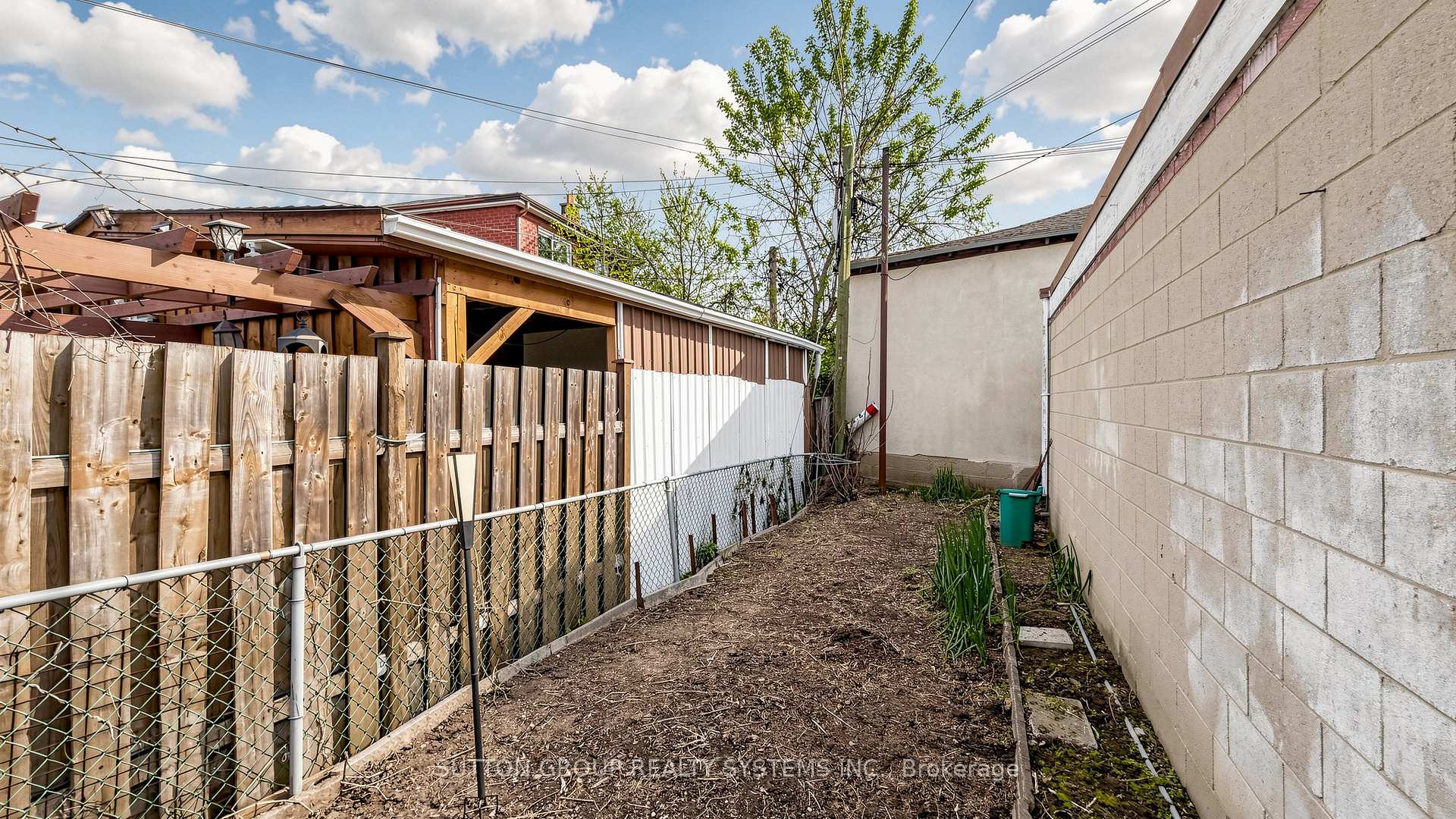 Photo 27 of 683 Old Weston Road, Toronto, Weston-Pellam Park — HOMEH