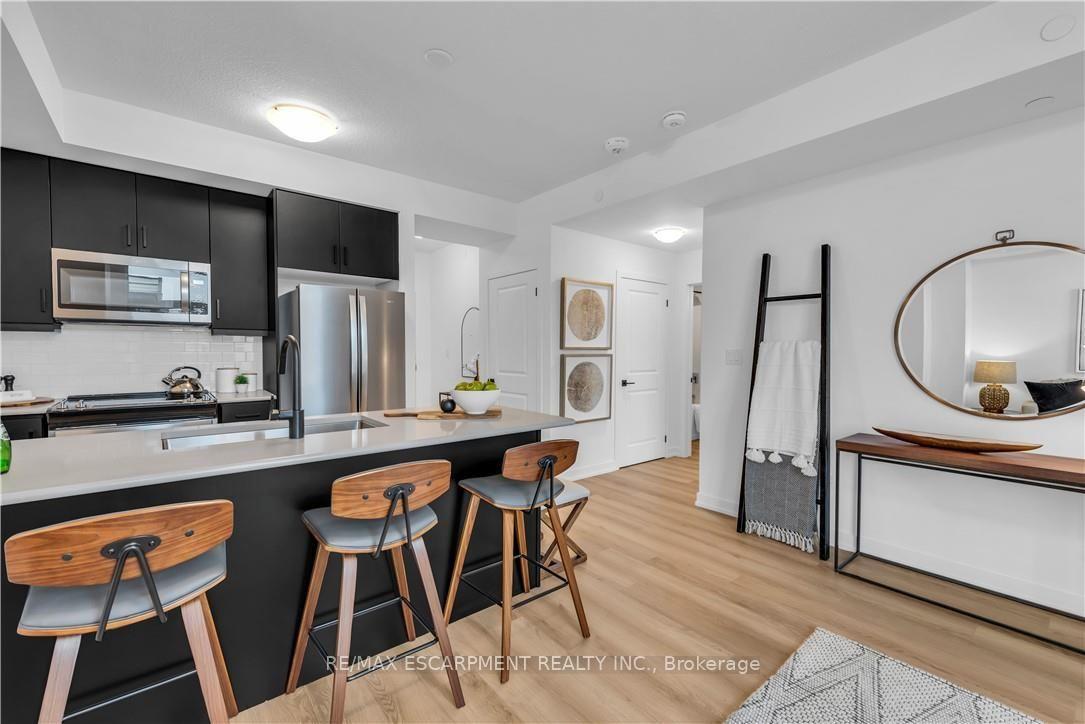 Photo 6 of Unit 237, 10 Mallard Trail, Hamilton, Waterdown — HOMEH