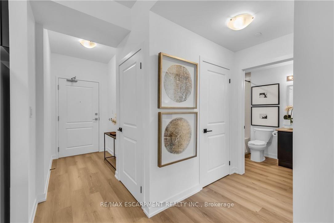 Photo 8 of Unit 237, 10 Mallard Trail, Hamilton, Waterdown — HOMEH