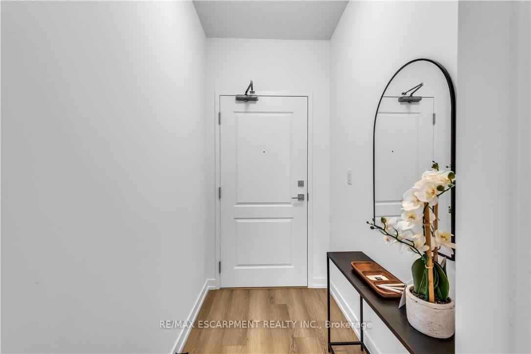 Photo 9 of Unit 237, 10 Mallard Trail, Hamilton, Waterdown — HOMEH