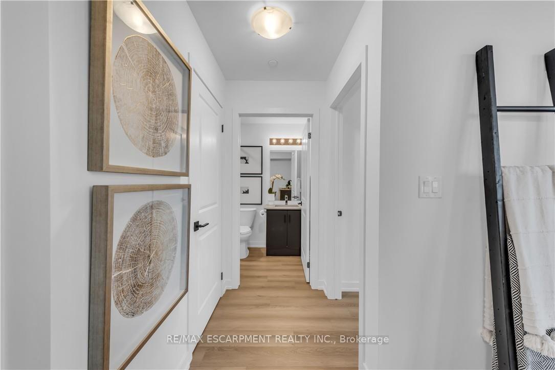 Photo 16 of Unit 237, 10 Mallard Trail, Hamilton, Waterdown — HOMEH