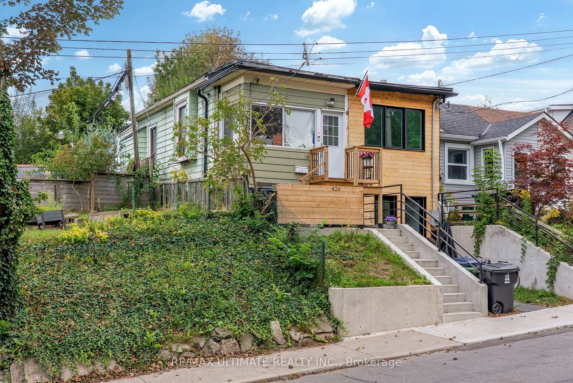 Photo of 426 Woodfield Road