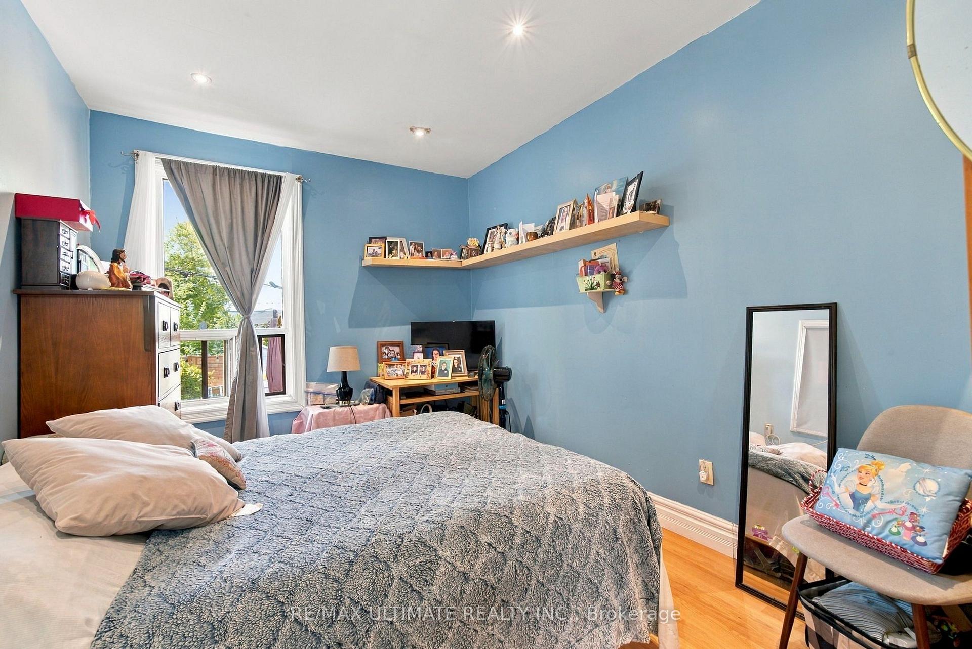 Photo 10 of 426 Woodfield Road, Toronto, Greenwood-Coxwell — HOMEH