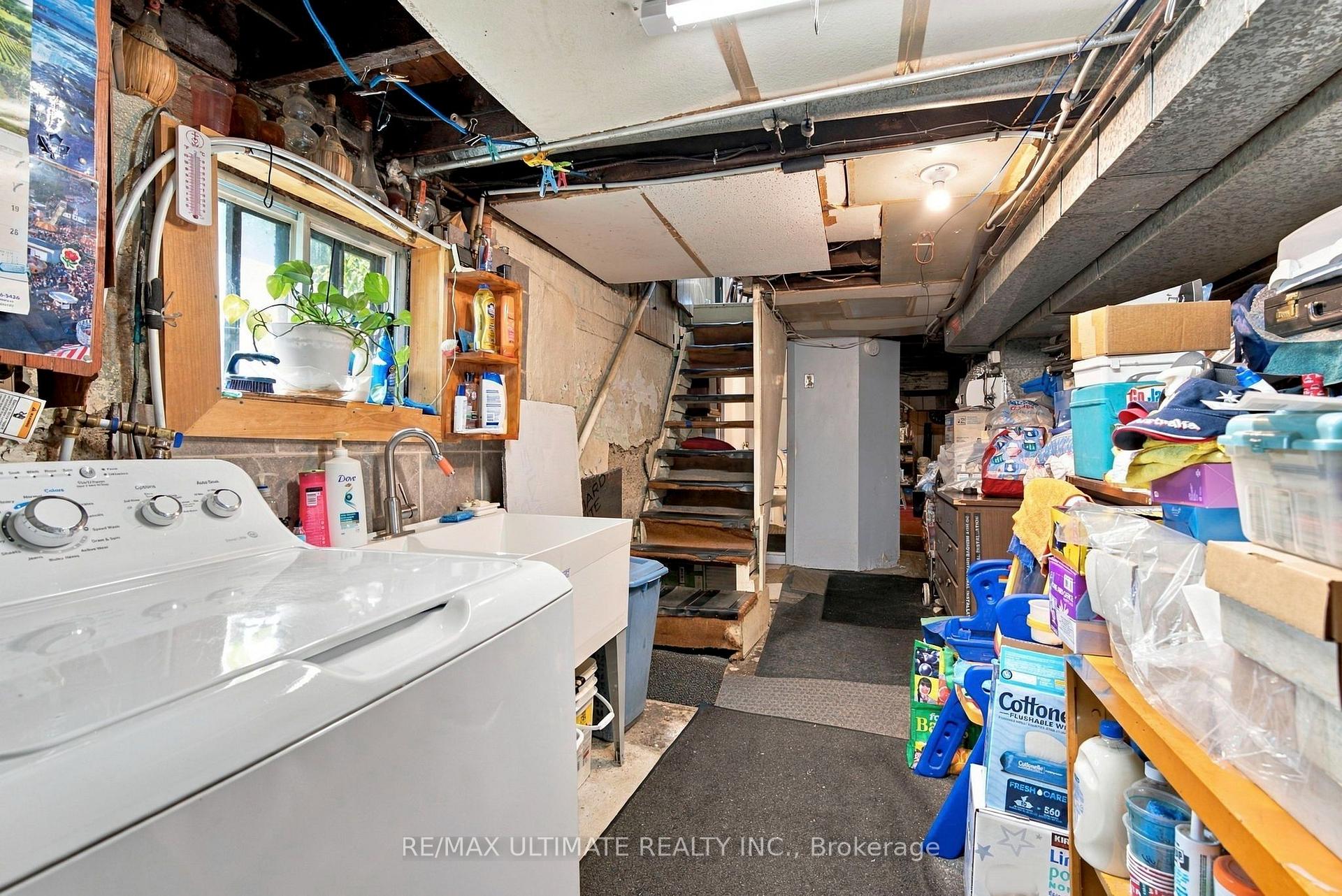 Photo 14 of 426 Woodfield Road, Toronto, Greenwood-Coxwell — HOMEH