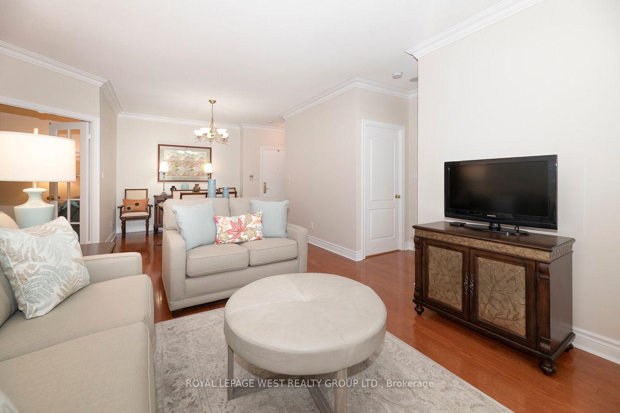 Photo 4 of Unit 302, 1 Lomond Drive, Etobicoke, Islington-City Centre West — HOMEH