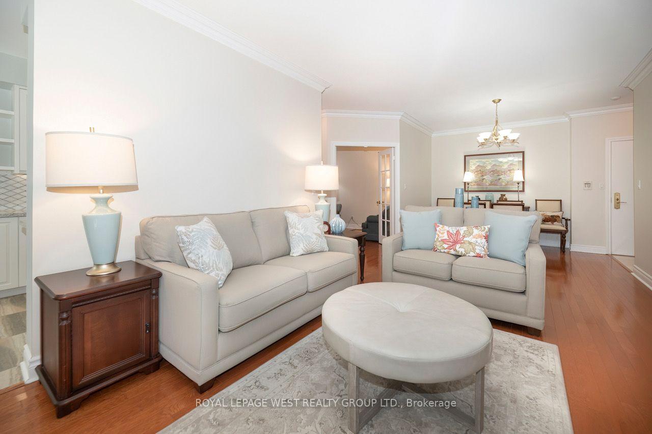 Photo 5 of Unit 302, 1 Lomond Drive, Etobicoke, Islington-City Centre West — HOMEH
