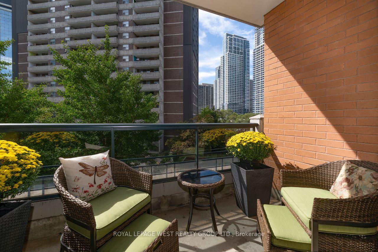 Photo 22 of Unit 302, 1 Lomond Drive, Etobicoke, Islington-City Centre West — HOMEH