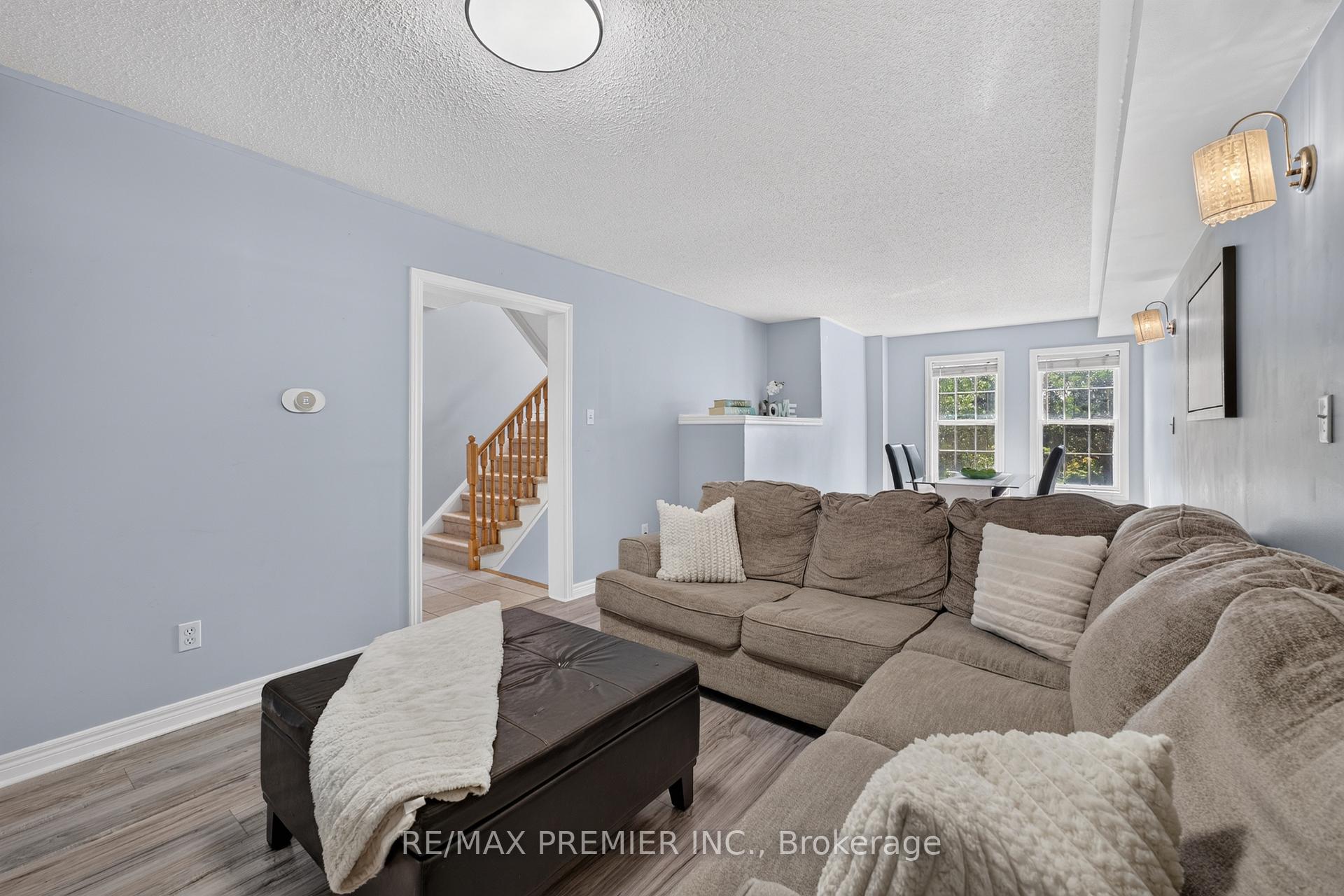 Photo 4 of 47 Milloy Place, Aurora, Aurora Grove — HOMEH