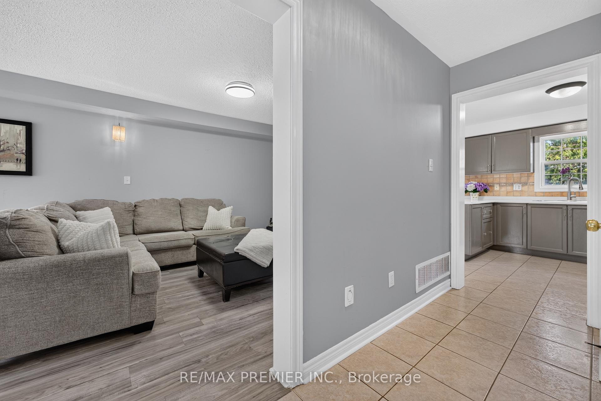 Photo 9 of 47 Milloy Place, Aurora, Aurora Grove — HOMEH