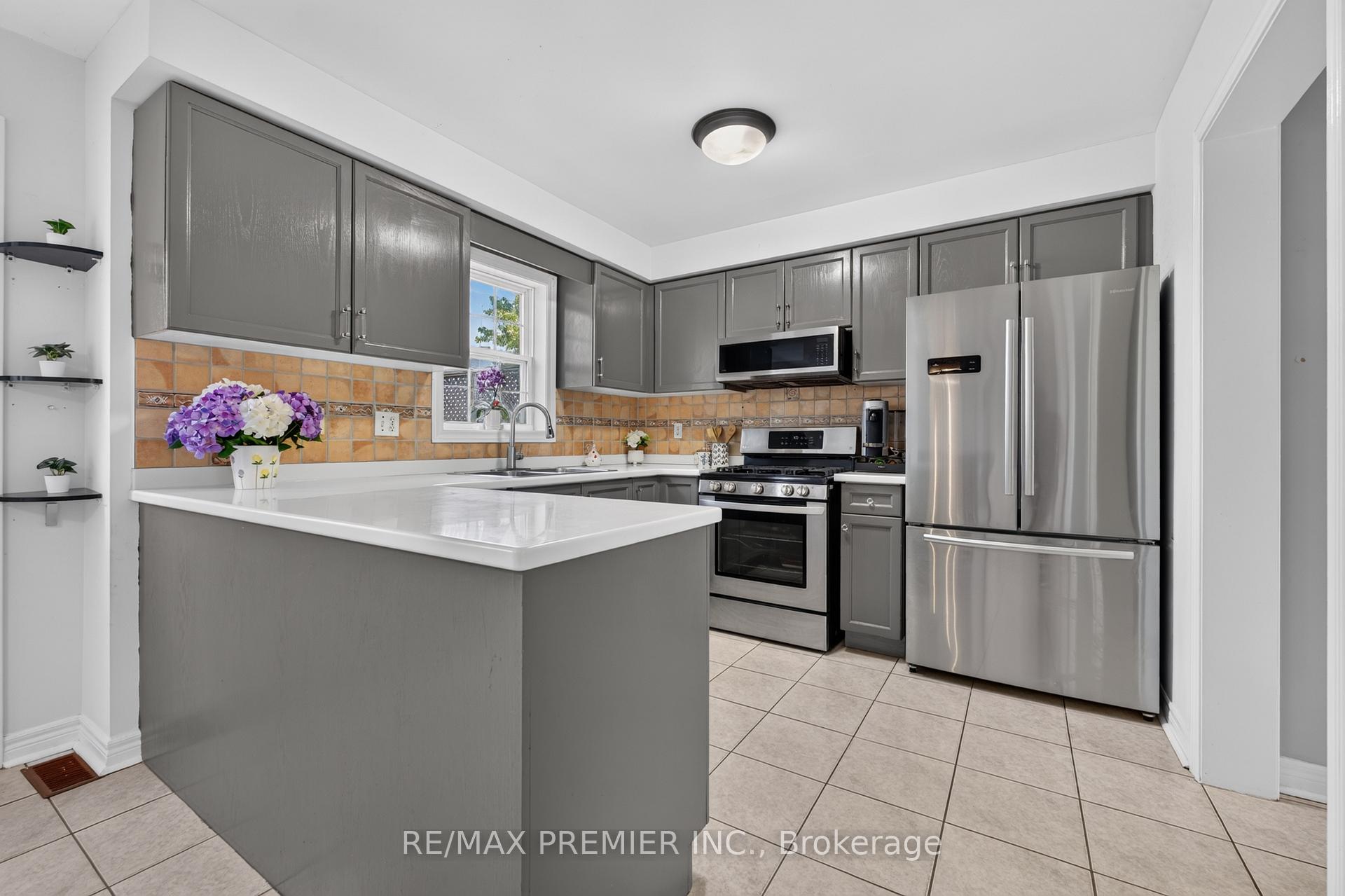 Photo 10 of 47 Milloy Place, Aurora, Aurora Grove — HOMEH