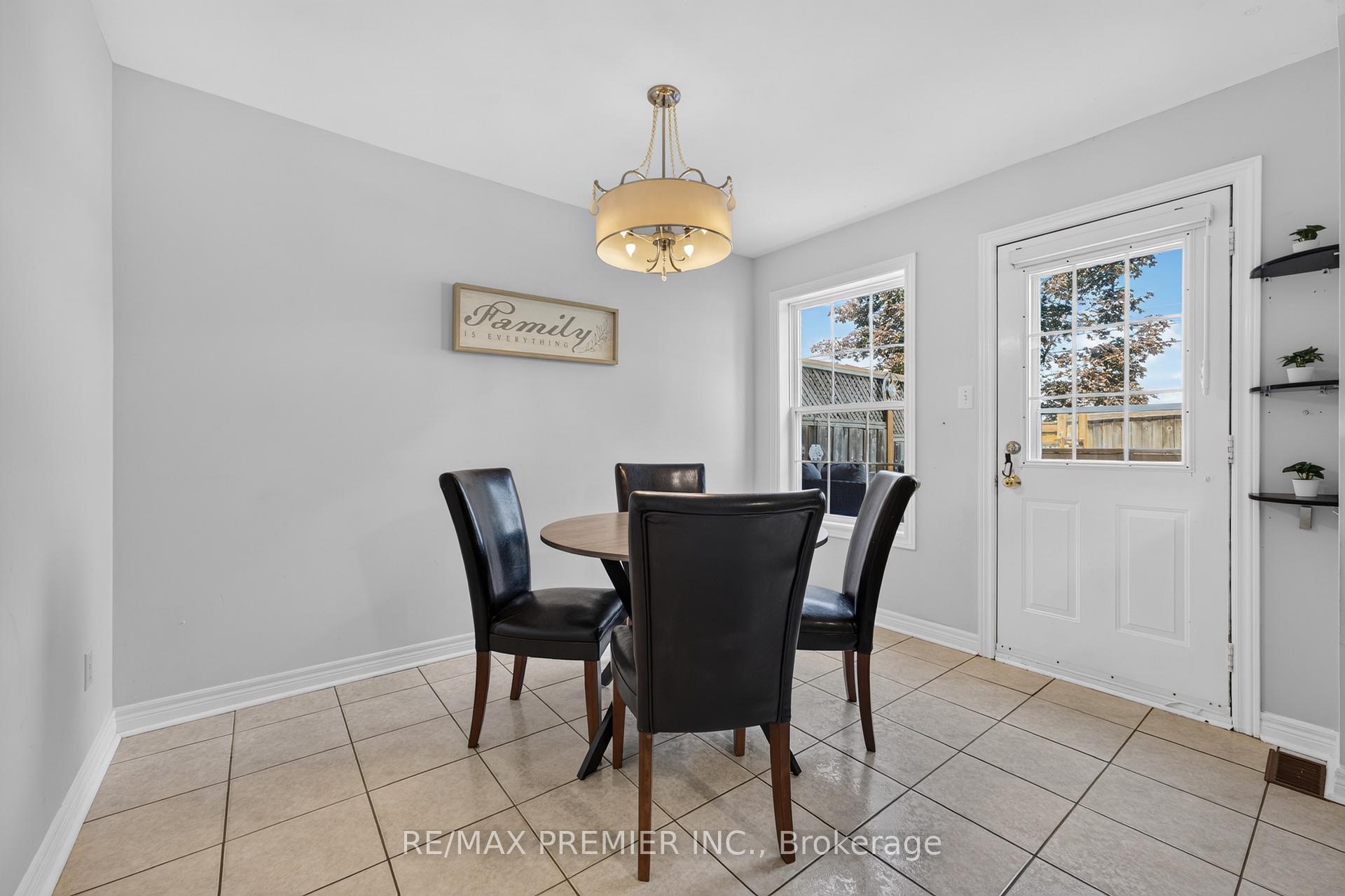 Photo 11 of 47 Milloy Place, Aurora, Aurora Grove — HOMEH