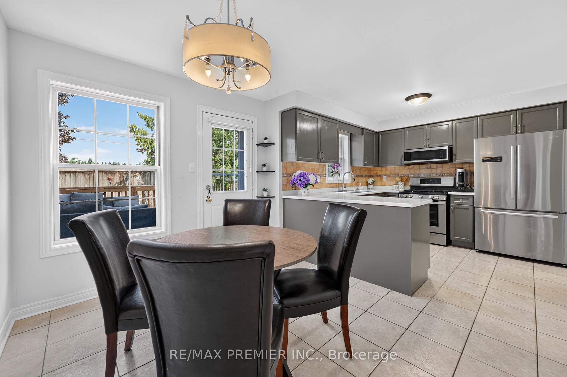 Photo 12 of 47 Milloy Place, Aurora, Aurora Grove — HOMEH