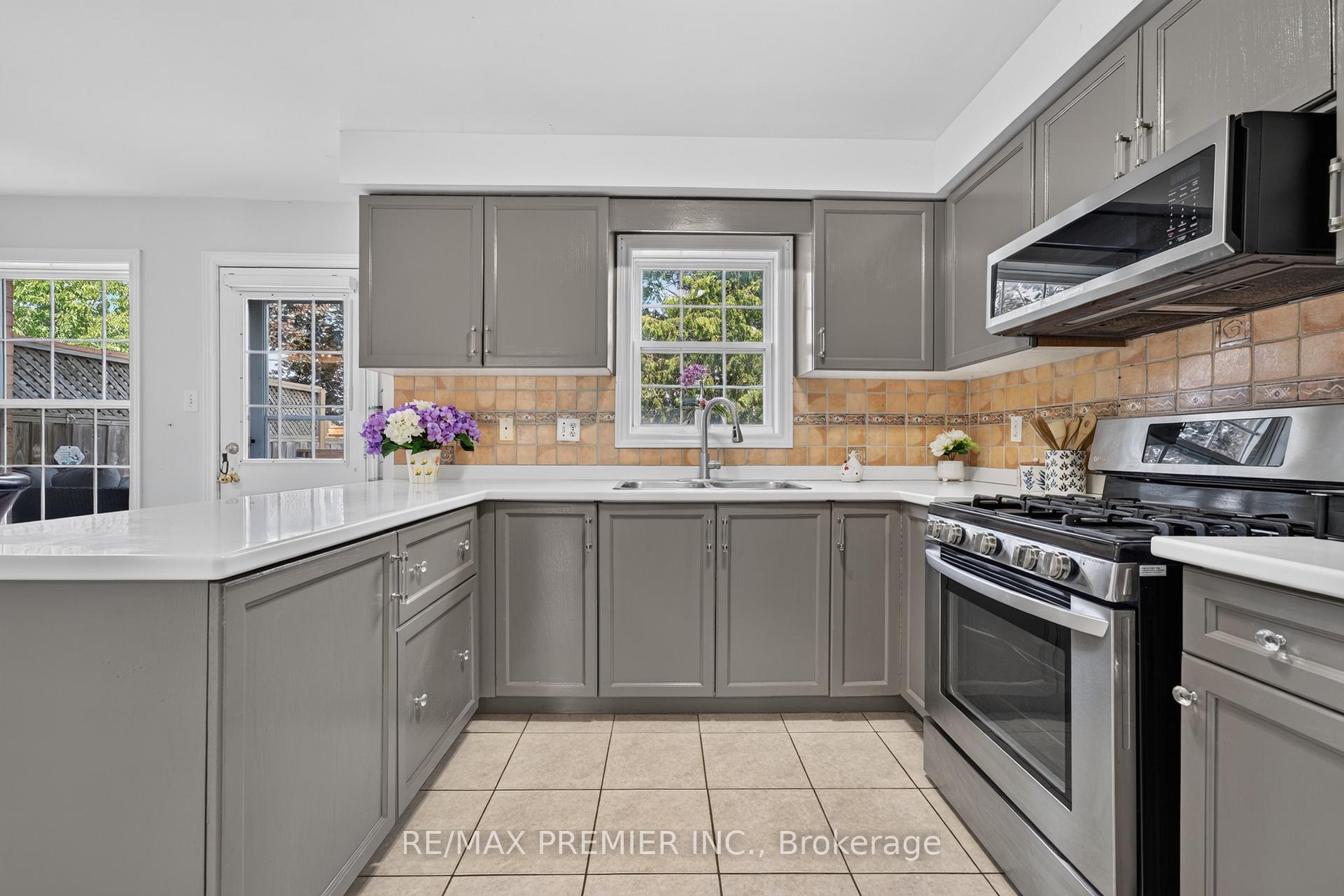 Photo 14 of 47 Milloy Place, Aurora, Aurora Grove — HOMEH