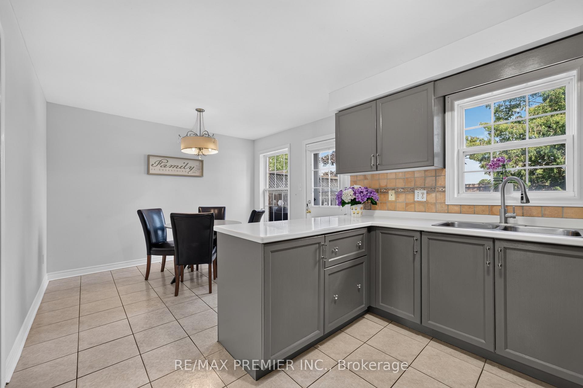 Photo 15 of 47 Milloy Place, Aurora, Aurora Grove — HOMEH