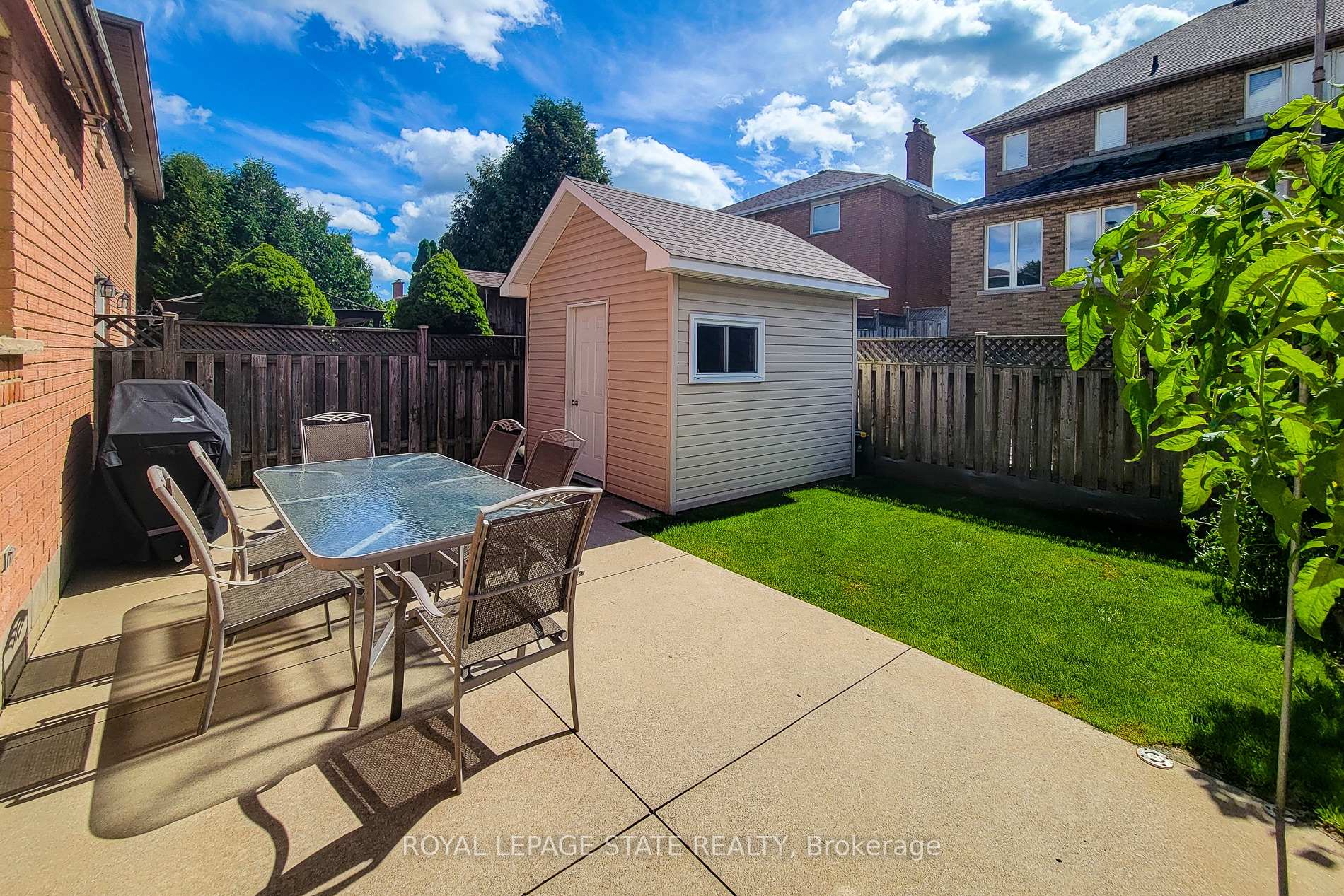 Photo 6 of 276 Greencedar Drive, Hamilton, Gurnett — HOMEH