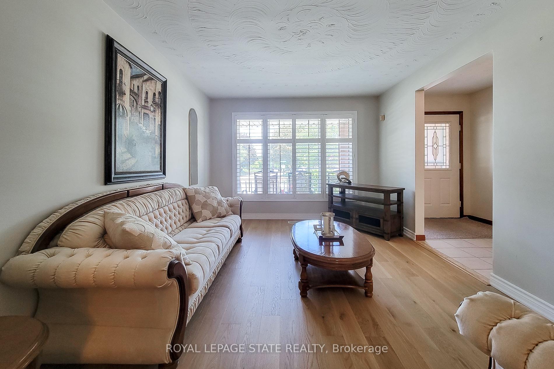 Photo 10 of 276 Greencedar Drive, Hamilton, Gurnett — HOMEH