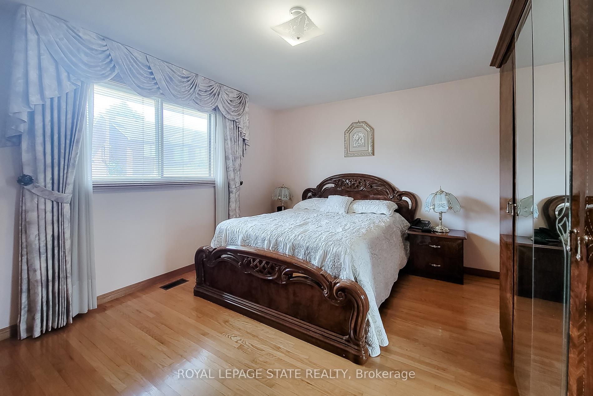 Photo 19 of 276 Greencedar Drive, Hamilton, Gurnett — HOMEH
