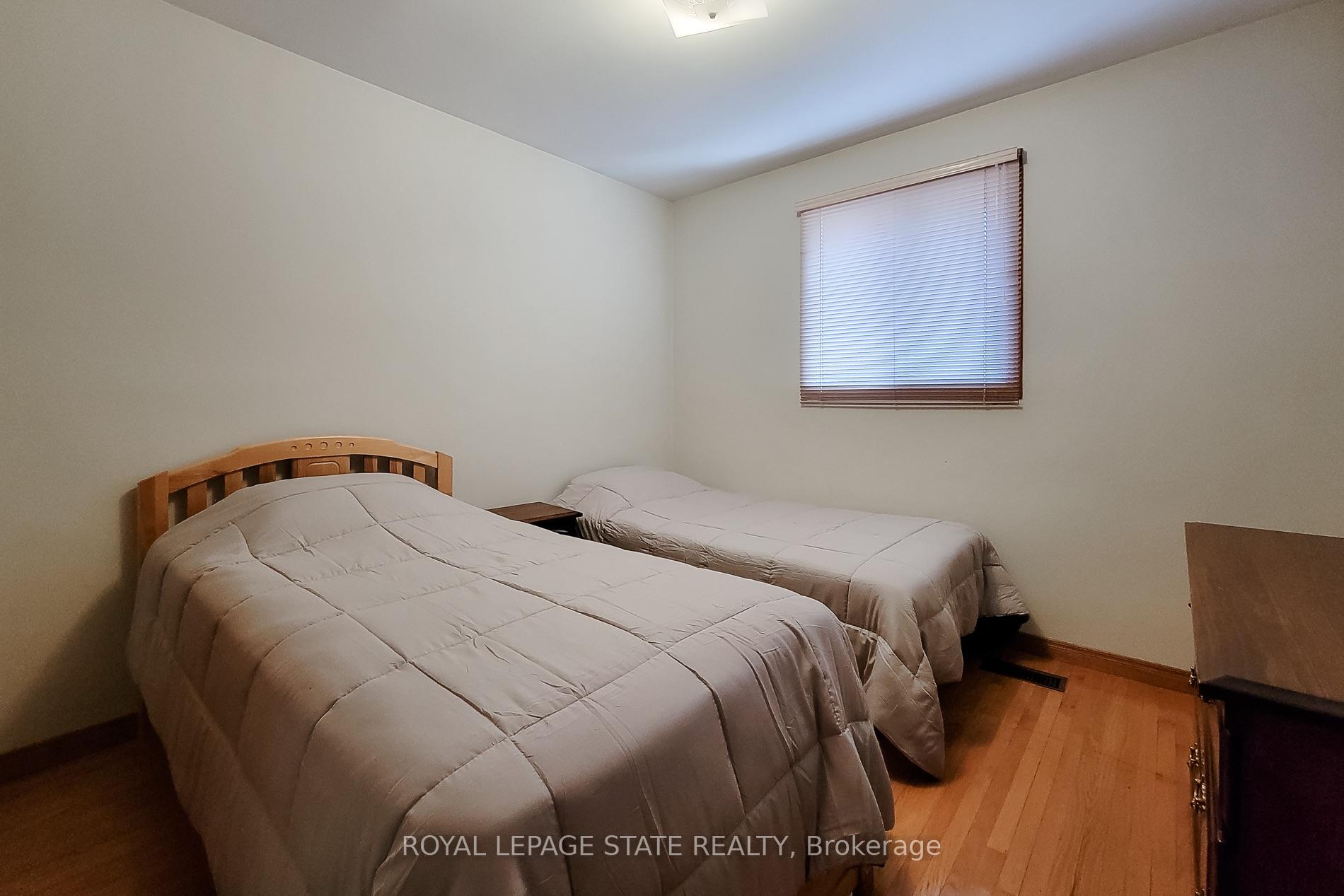 Photo 23 of 276 Greencedar Drive, Hamilton, Gurnett — HOMEH