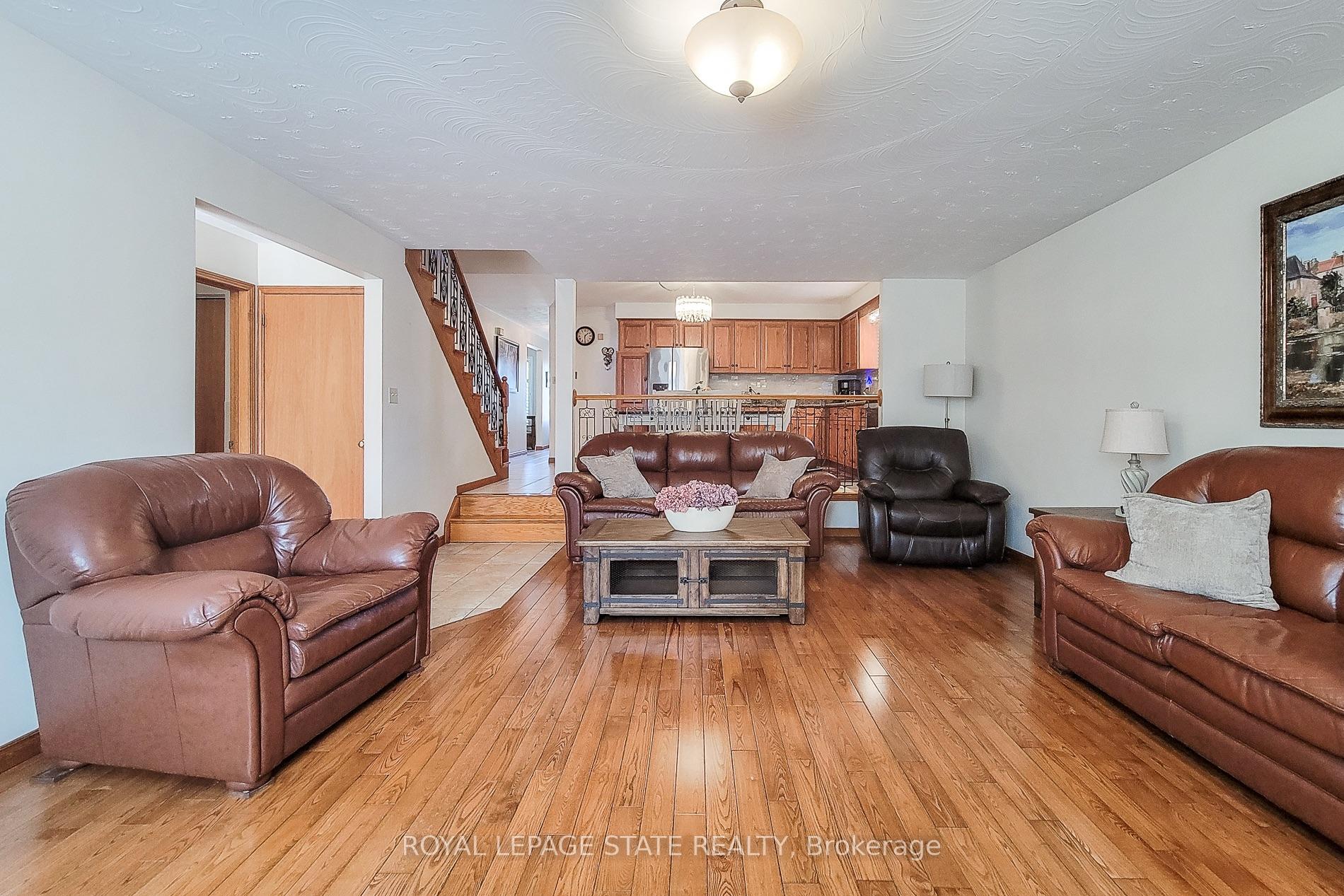 Photo 24 of 276 Greencedar Drive, Hamilton, Gurnett — HOMEH