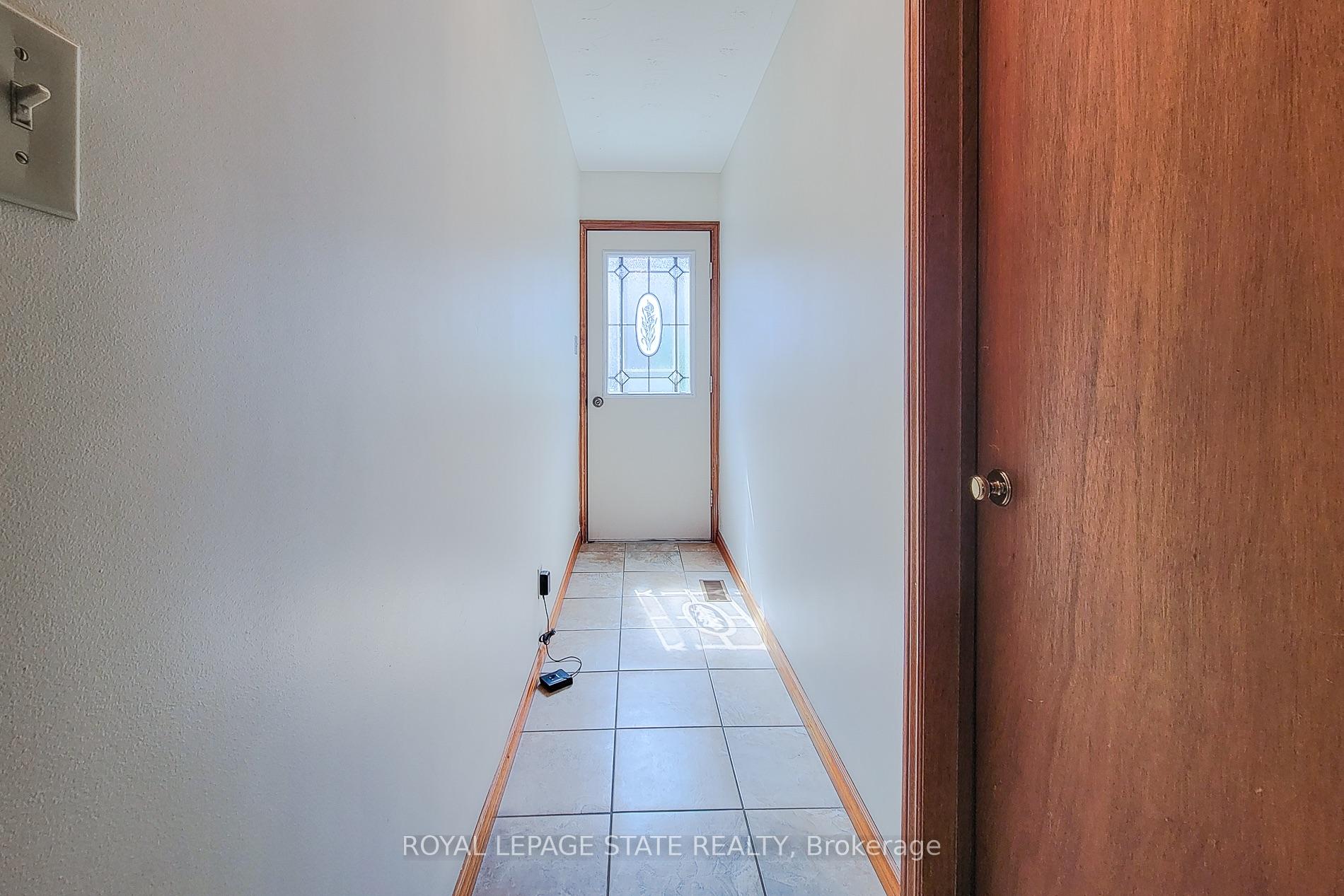 Photo 30 of 276 Greencedar Drive, Hamilton, Gurnett — HOMEH