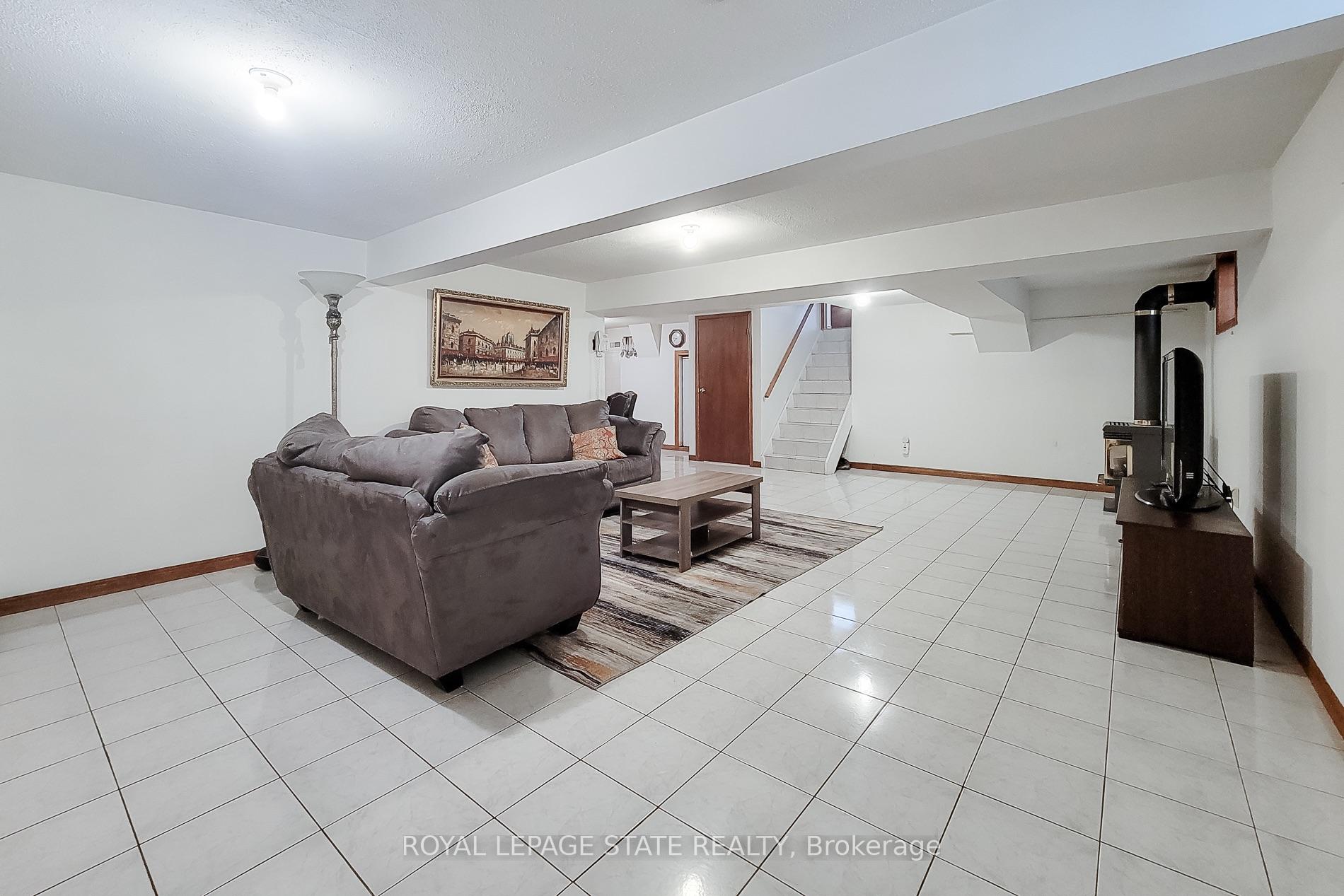 Photo 31 of 276 Greencedar Drive, Hamilton, Gurnett — HOMEH