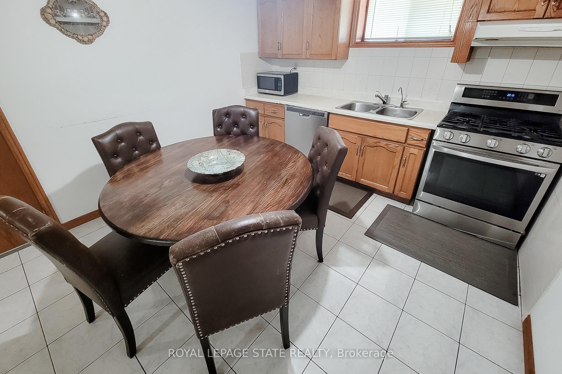 Photo 36 of 276 Greencedar Drive, Hamilton, Gurnett — HOMEH