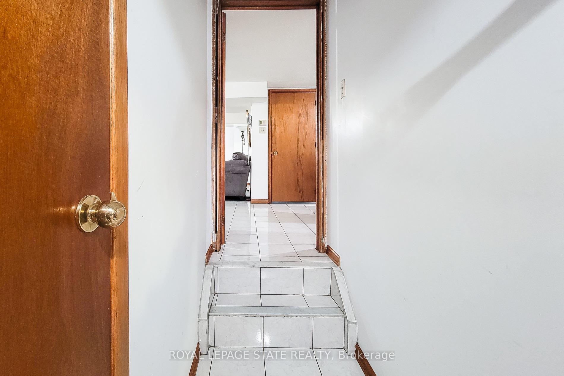 Photo 37 of 276 Greencedar Drive, Hamilton, Gurnett — HOMEH