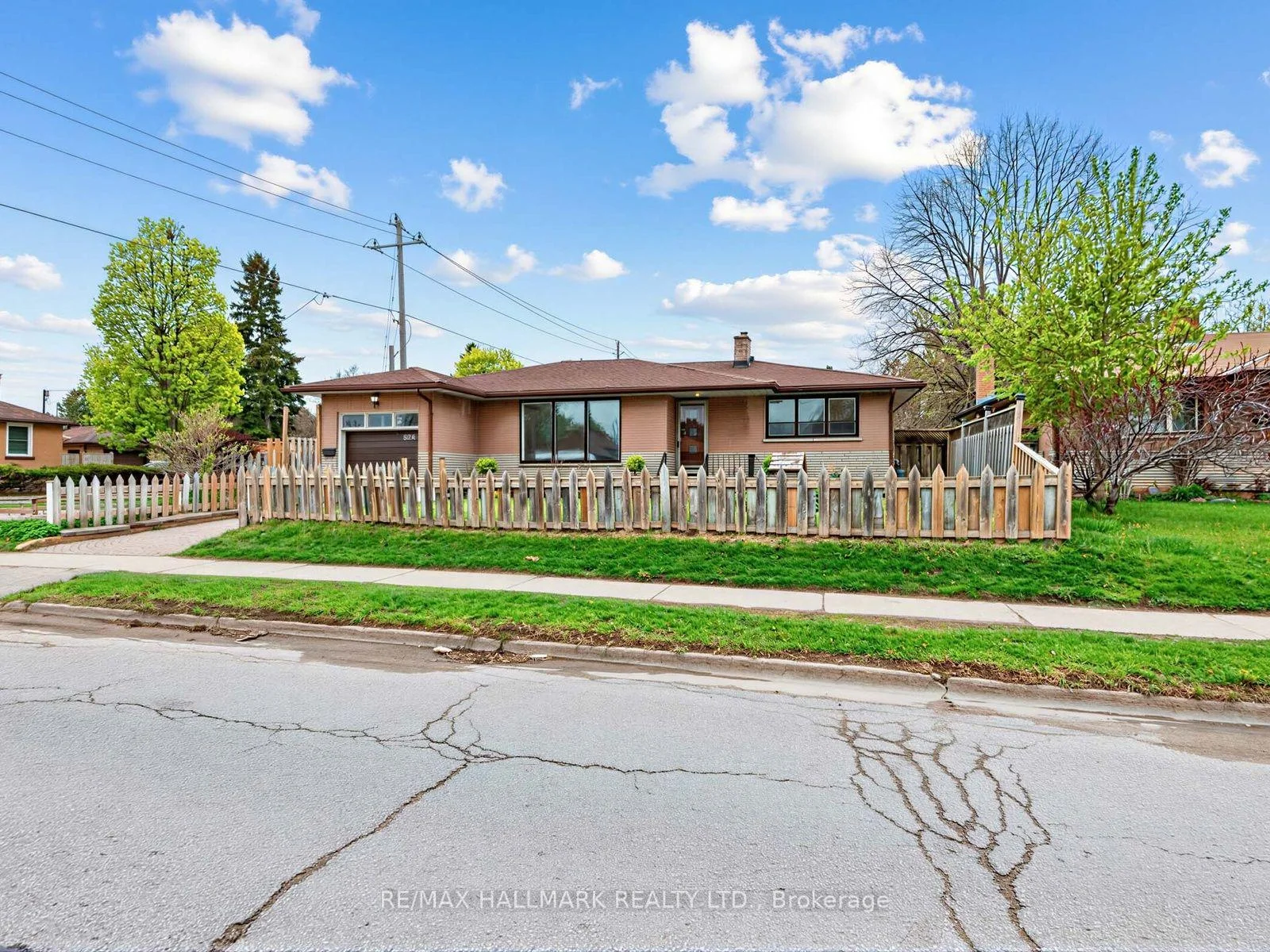 Photo 10 of 504 Wilson Road S, Oshawa, Central — HOMEH