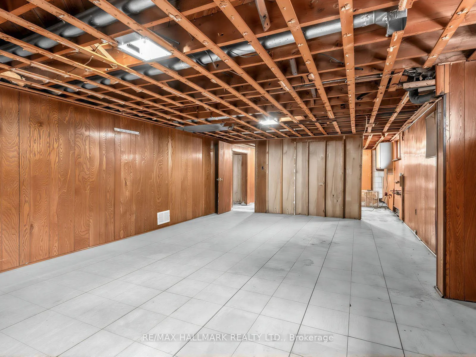 Photo 14 of 504 Wilson Road S, Oshawa, Central — HOMEH