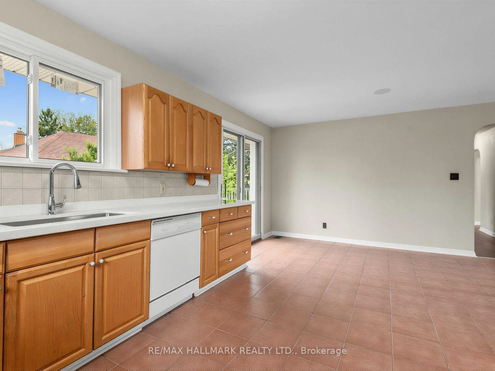 Photo 34 of 504 Wilson Road S, Oshawa, Central — HOMEH