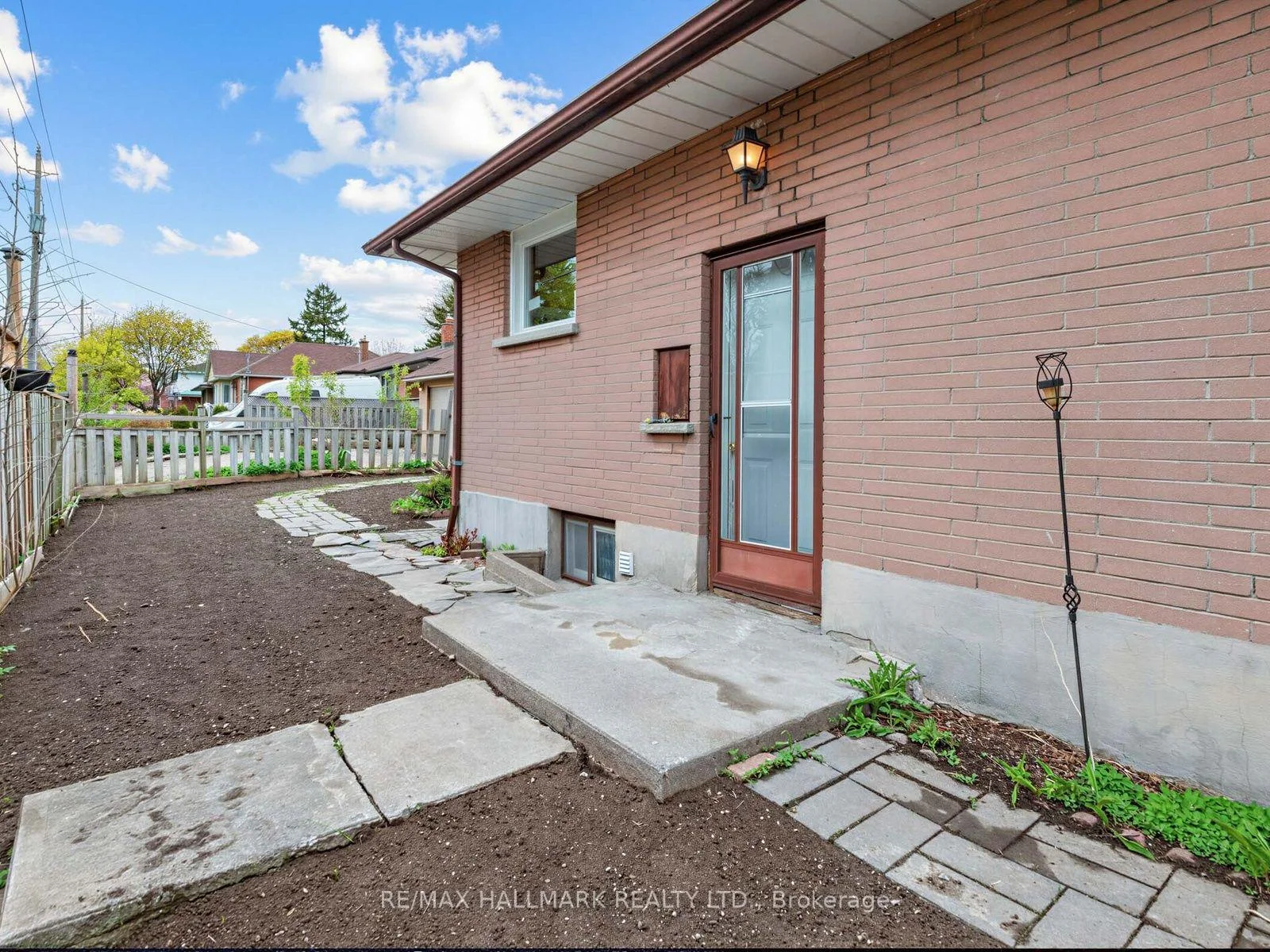 Photo 36 of 504 Wilson Road S, Oshawa, Central — HOMEH