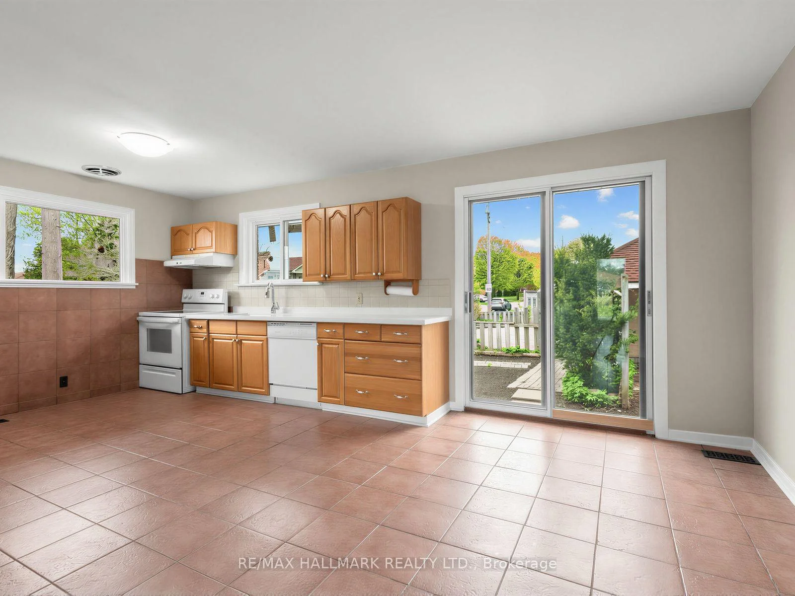 Photo 73 of 504 Wilson Road S, Oshawa, Central — HOMEH