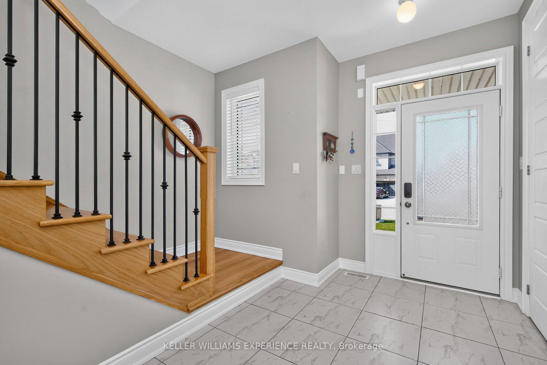 Photo 4 of 780 Green Street, Innisfil, Lefroy — HOMEH