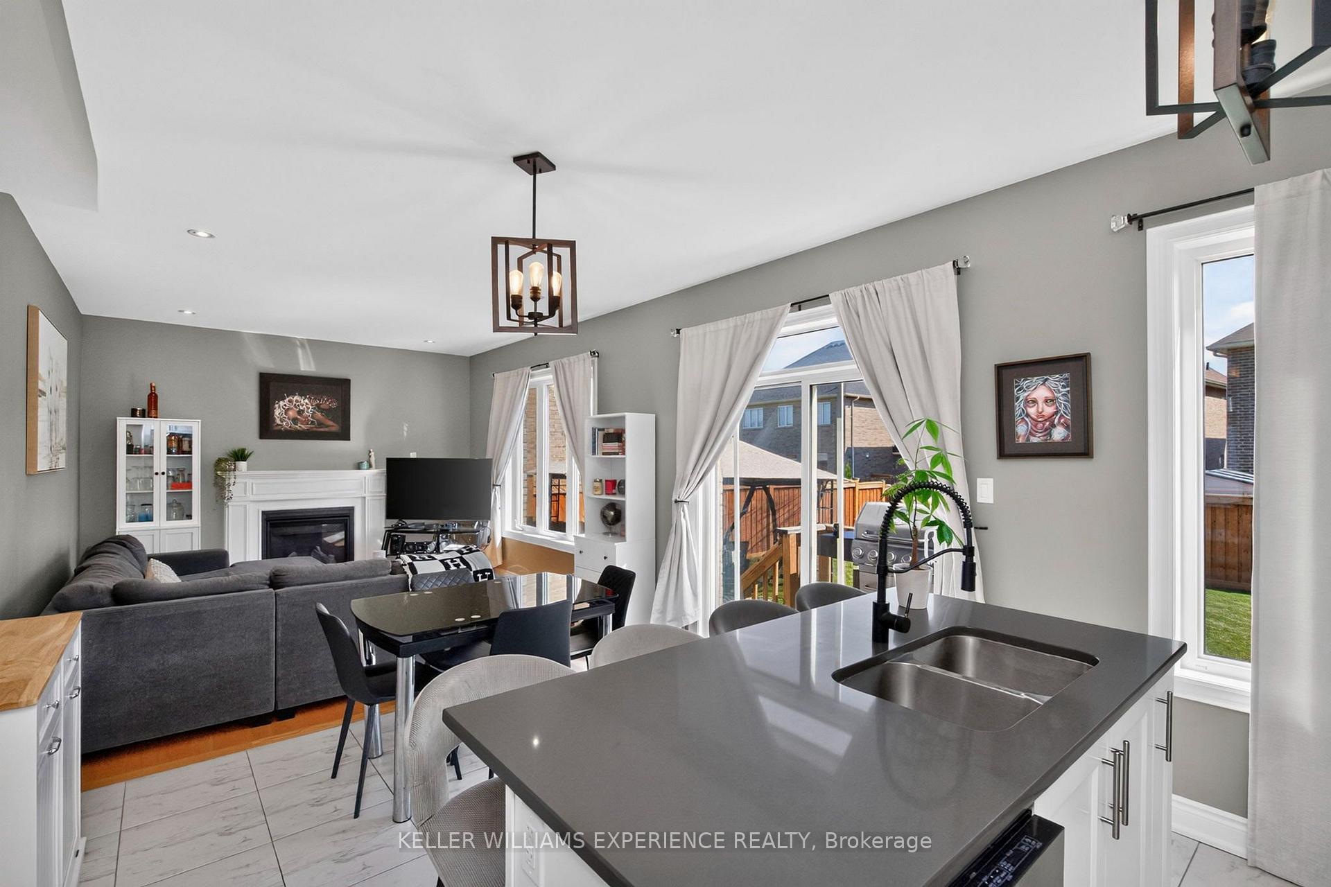 Photo 8 of 780 Green Street, Innisfil, Lefroy — HOMEH