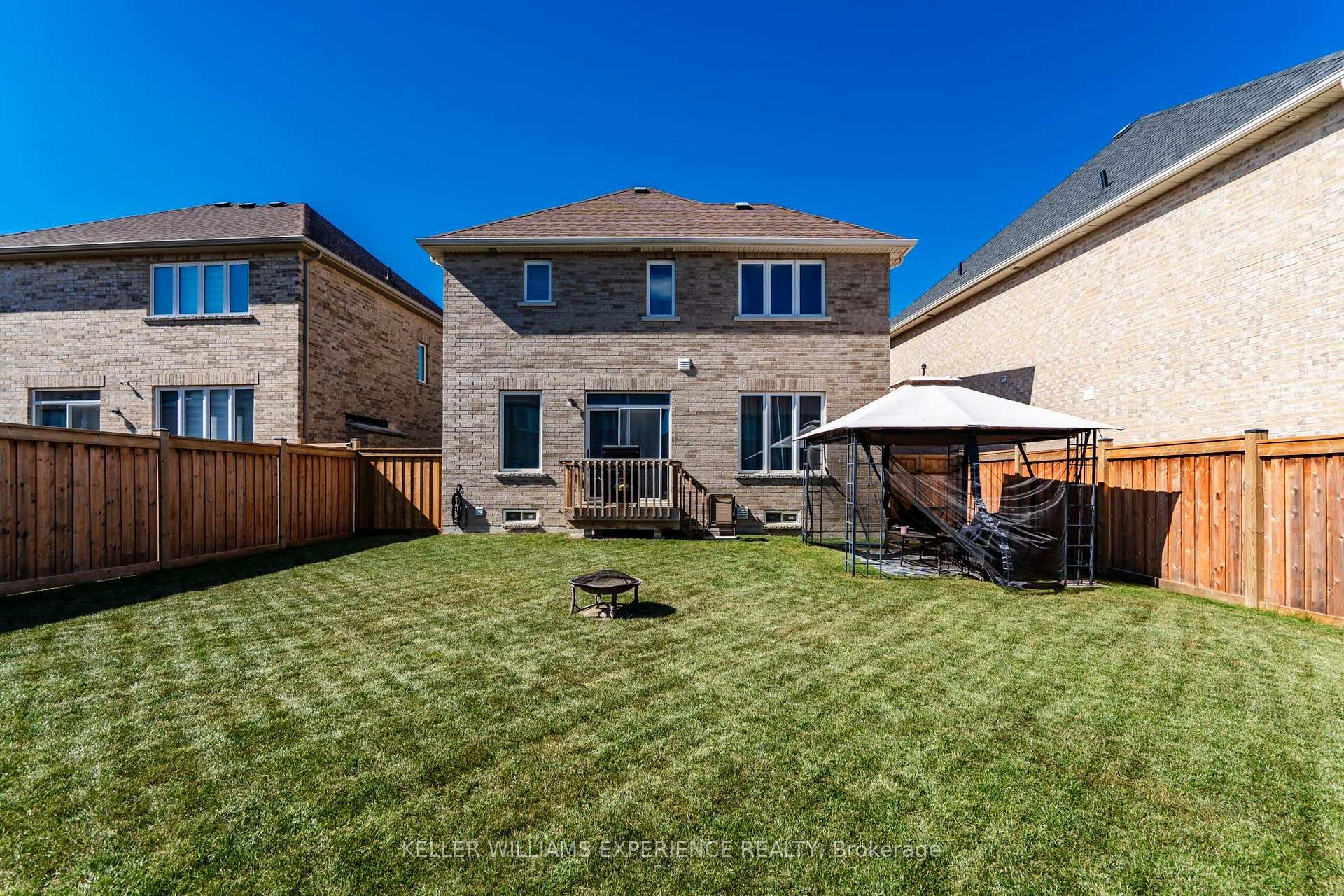 Photo 24 of 780 Green Street, Innisfil, Lefroy — HOMEH