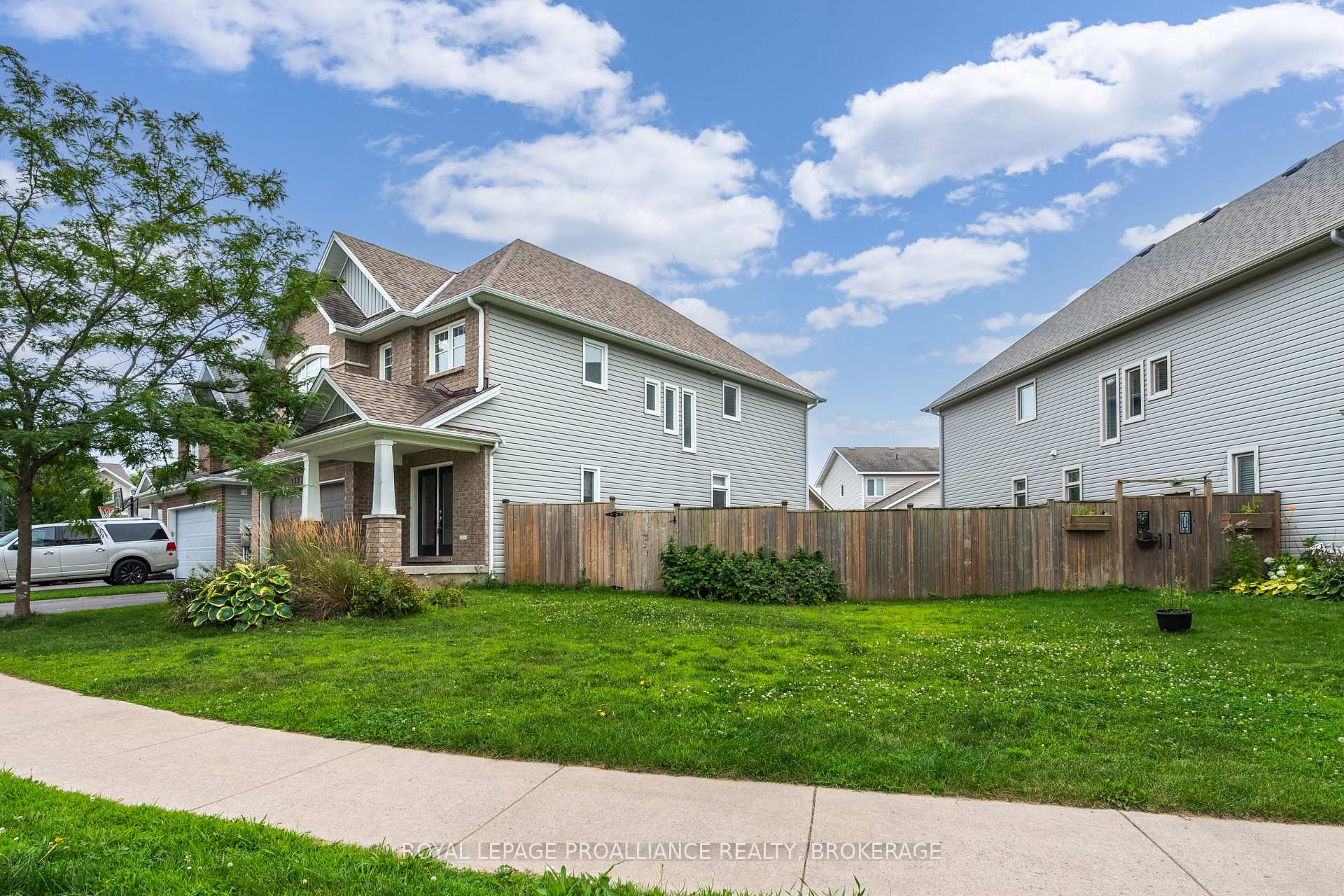 Photo 3 of 1397 Waterside Way, Kingston, Kingston East (Incl Barret Crt) — HOMEH