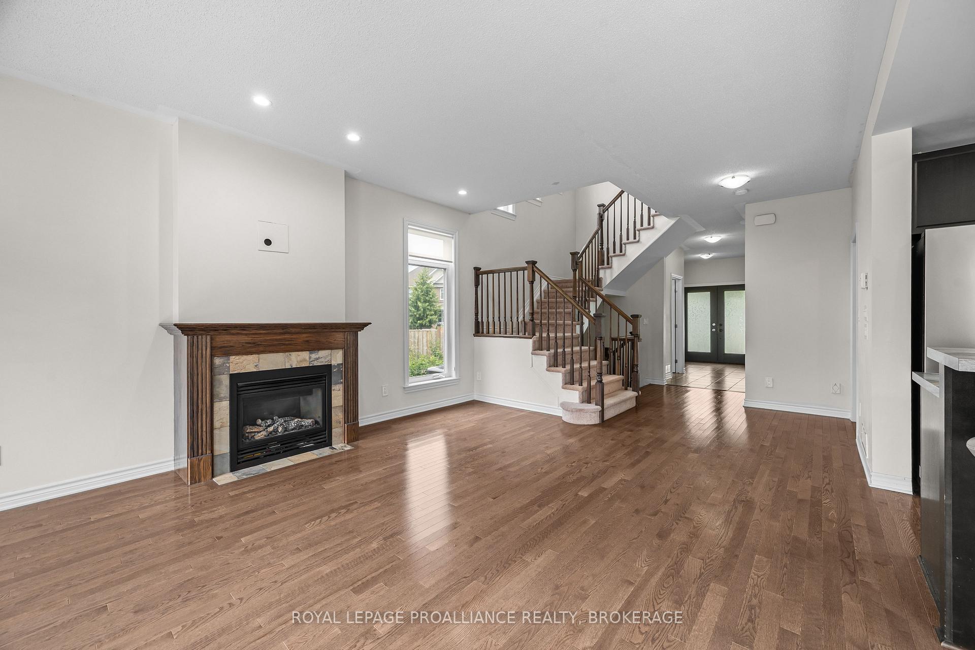 Photo 10 of 1397 Waterside Way, Kingston, Kingston East (Incl Barret Crt) — HOMEH