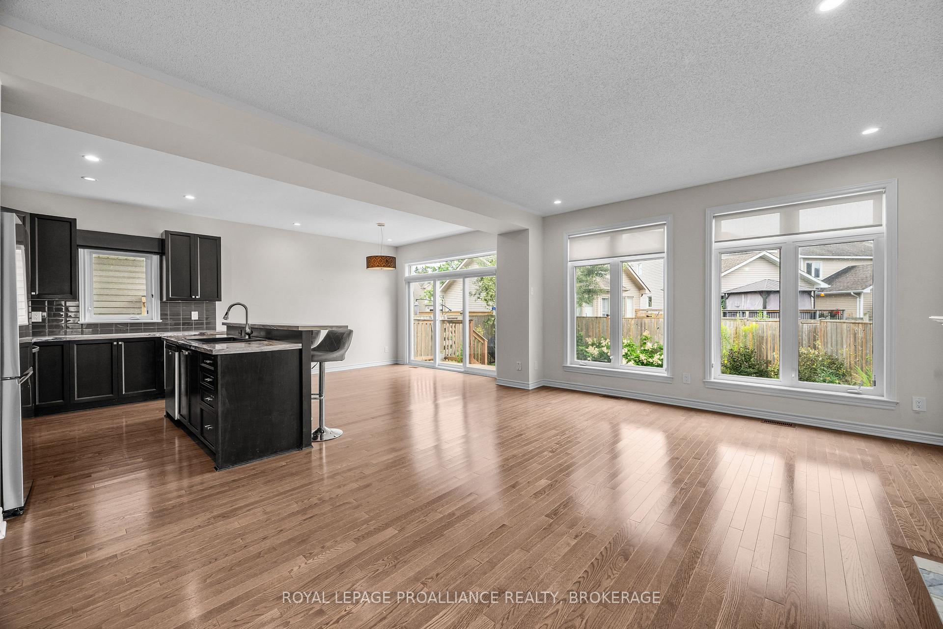 Photo 14 of 1397 Waterside Way, Kingston, Kingston East (Incl Barret Crt) — HOMEH