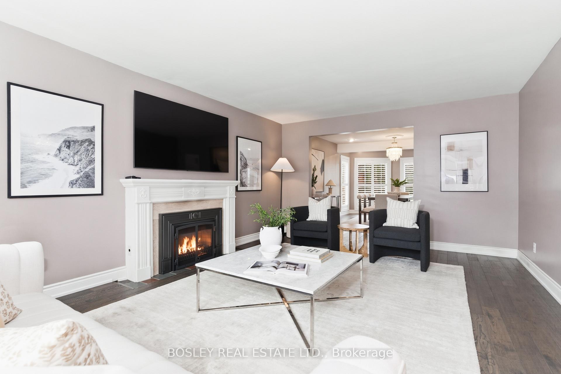Photo 3 of 18 Tetbury Crescent, North York, Parkwoods-Donalda — HOMEH