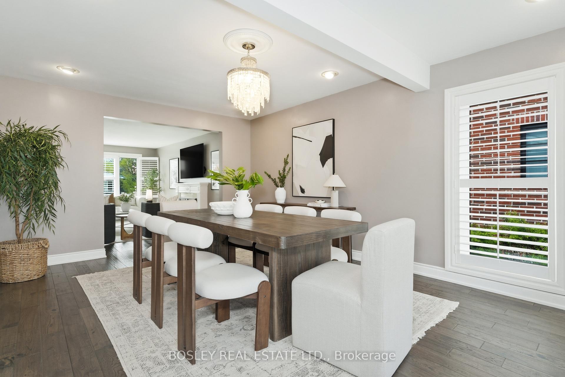 Photo 8 of 18 Tetbury Crescent, North York, Parkwoods-Donalda — HOMEH