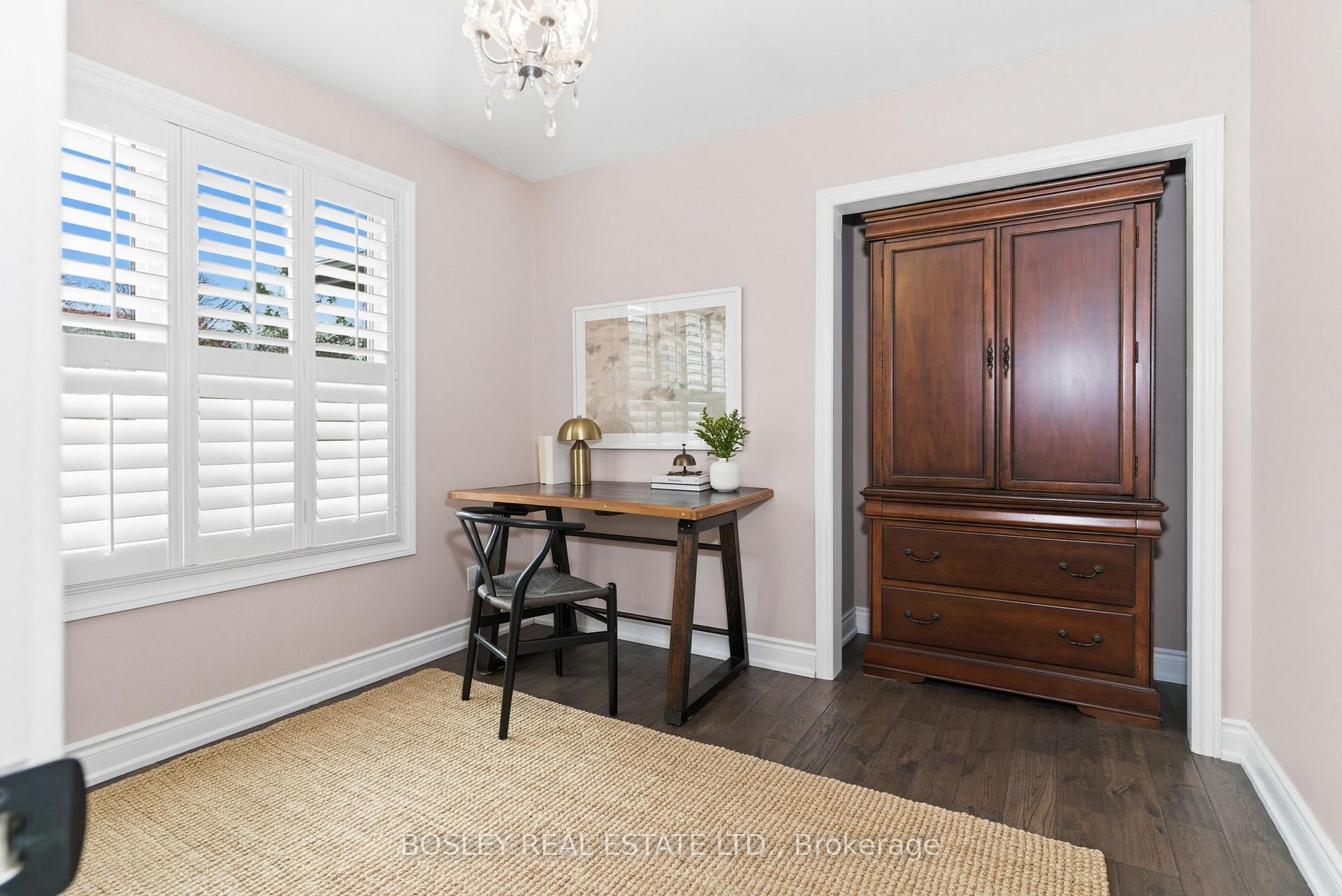 Photo 19 of 18 Tetbury Crescent, North York, Parkwoods-Donalda — HOMEH