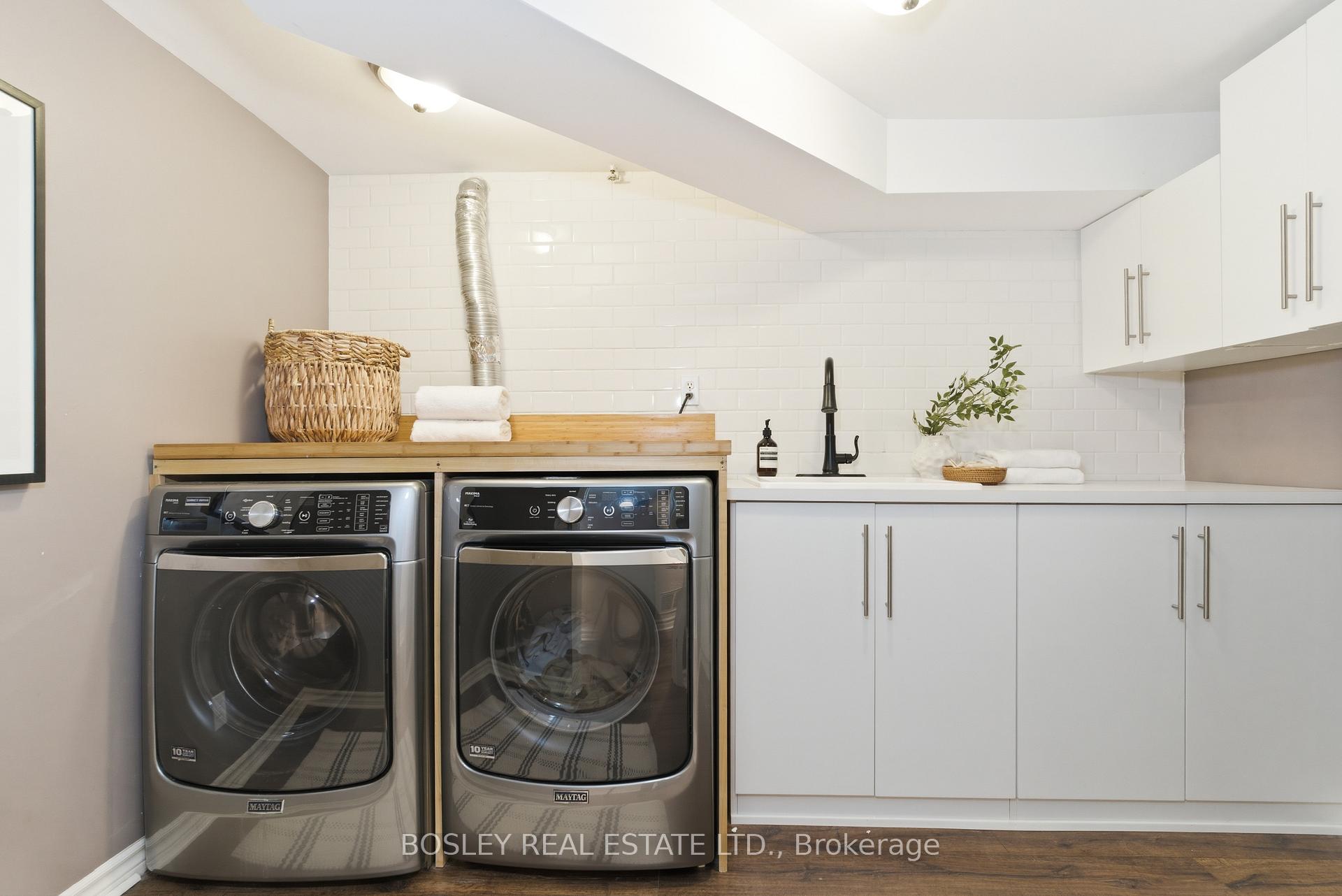 Photo 26 of 18 Tetbury Crescent, North York, Parkwoods-Donalda — HOMEH