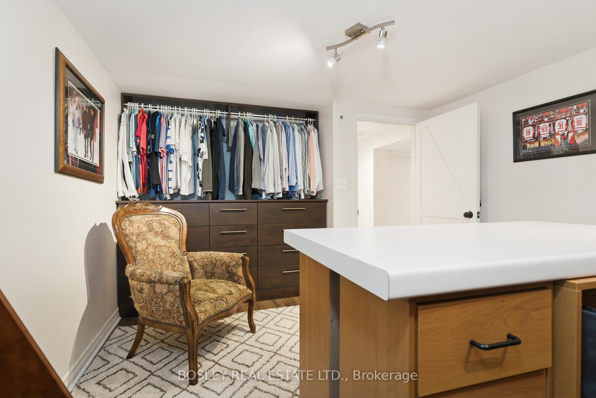 Photo 28 of 18 Tetbury Crescent, North York, Parkwoods-Donalda — HOMEH
