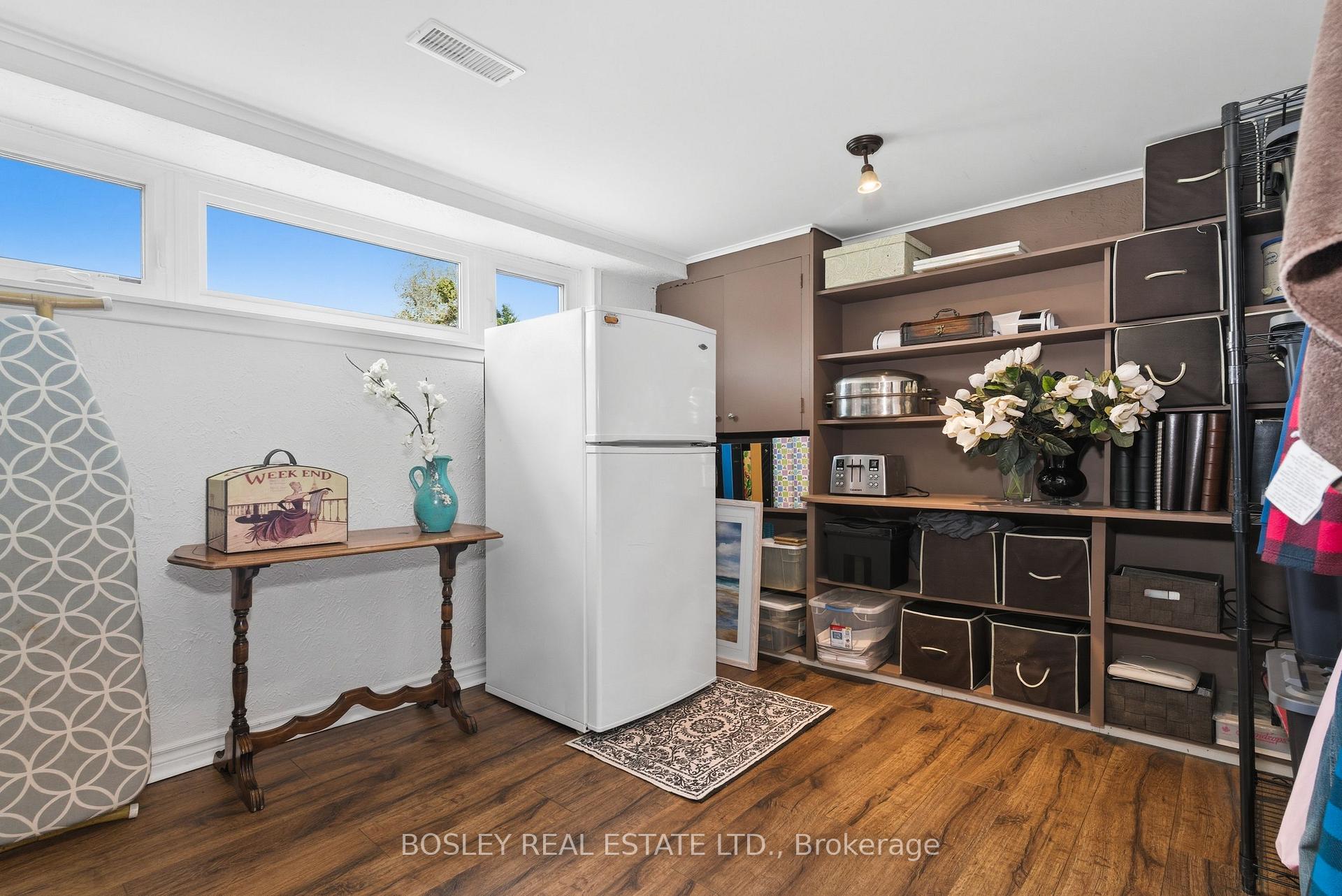 Photo 30 of 18 Tetbury Crescent, North York, Parkwoods-Donalda — HOMEH