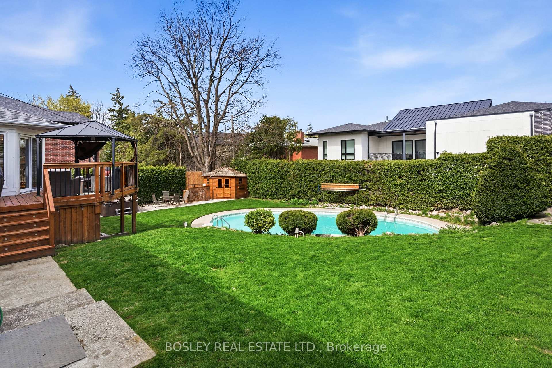 Photo 36 of 18 Tetbury Crescent, North York, Parkwoods-Donalda — HOMEH