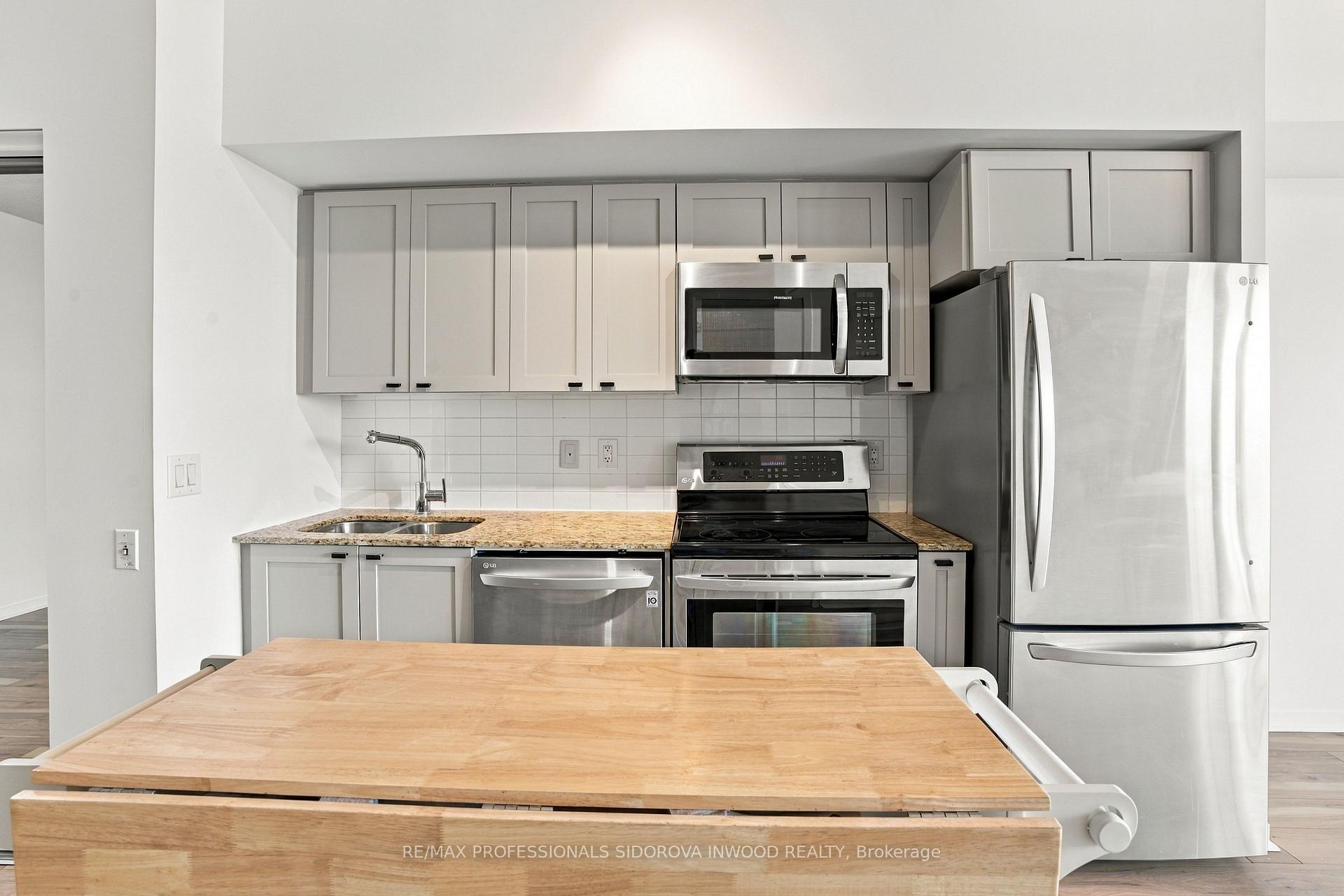 Photo 6 of Unit 404, 105 The Queensway Avenue, Toronto, High Park-Swansea — HOMEH